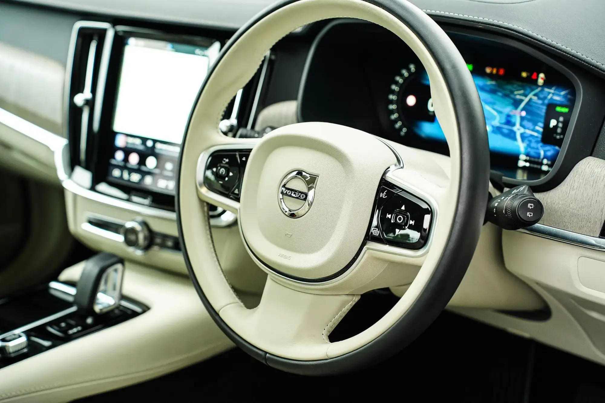 Volvo V90 Plug-In Hybrid Image 29