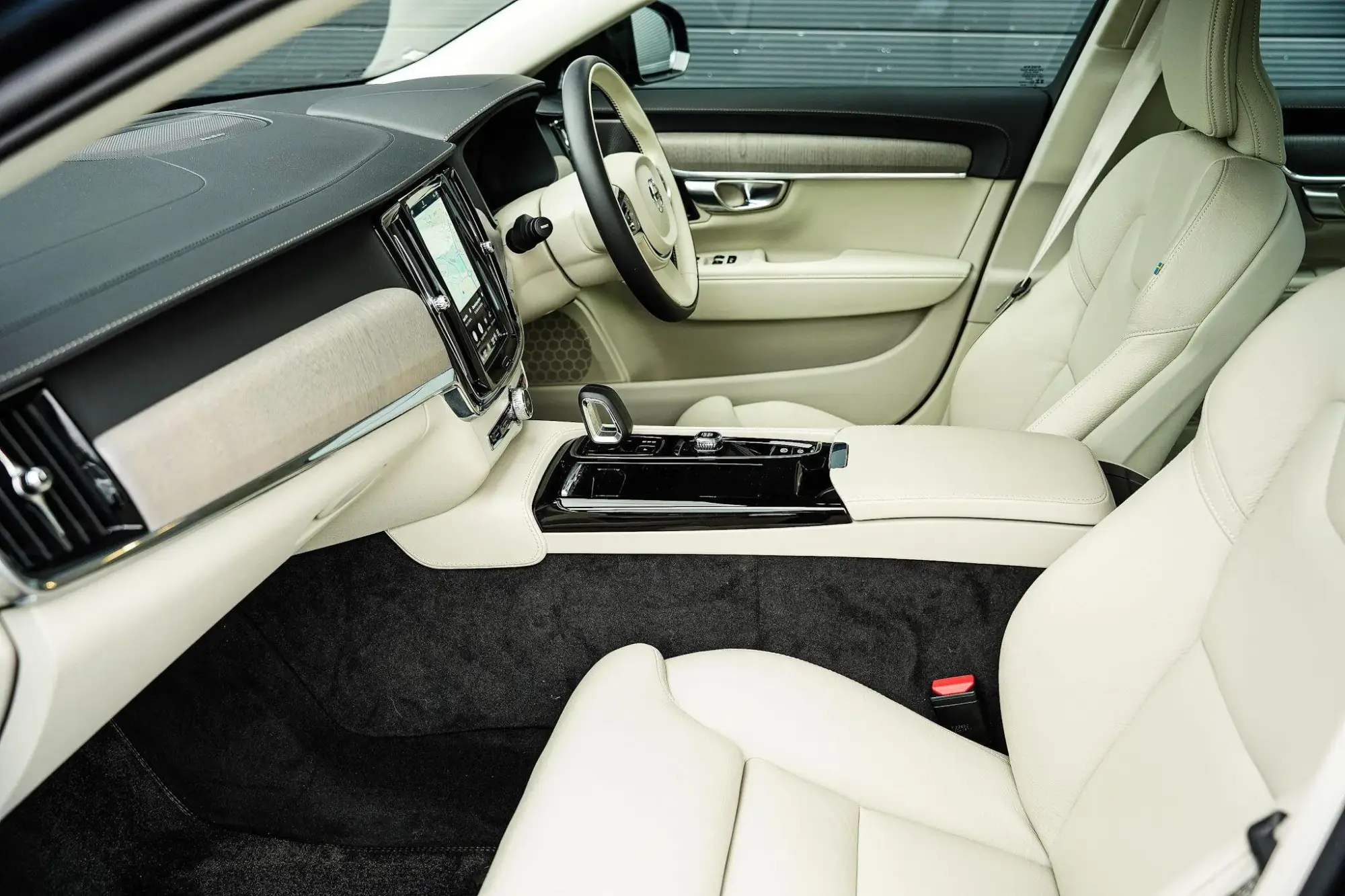 Volvo V90 Plug-In Hybrid Image 31