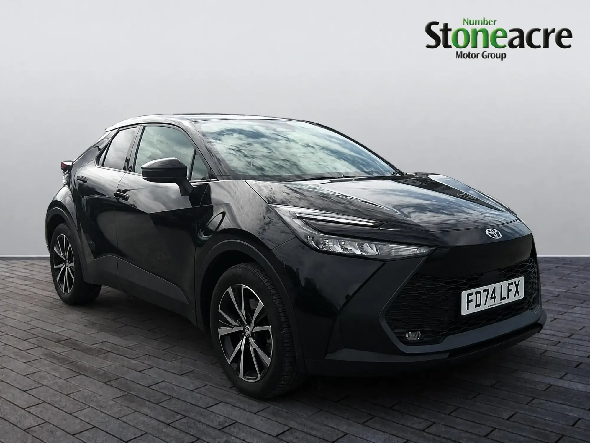Toyota C-HR Plug-in Hybrid 2.0 VVT-h 13.6 kWh Design CVT Euro 6 (s/s) 5dr FD74LFX Image 1 Toyota C-HR Plug-in Hybrid 2.0 VVT-h 13.6 kWh Design CVT Euro 6 (s/s) 5dr FD74LFX Image 1