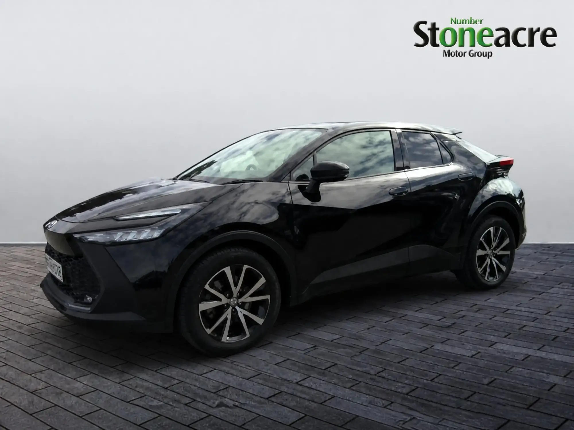 Toyota C-HR Plug-in Hybrid 2.0 VVT-h 13.6 kWh Design CVT Euro 6 (s/s) 5dr FD74LFX Image 3 Toyota C-HR Plug-in Hybrid 2.0 VVT-h 13.6 kWh Design CVT Euro 6 (s/s) 5dr FD74LFX Image 3