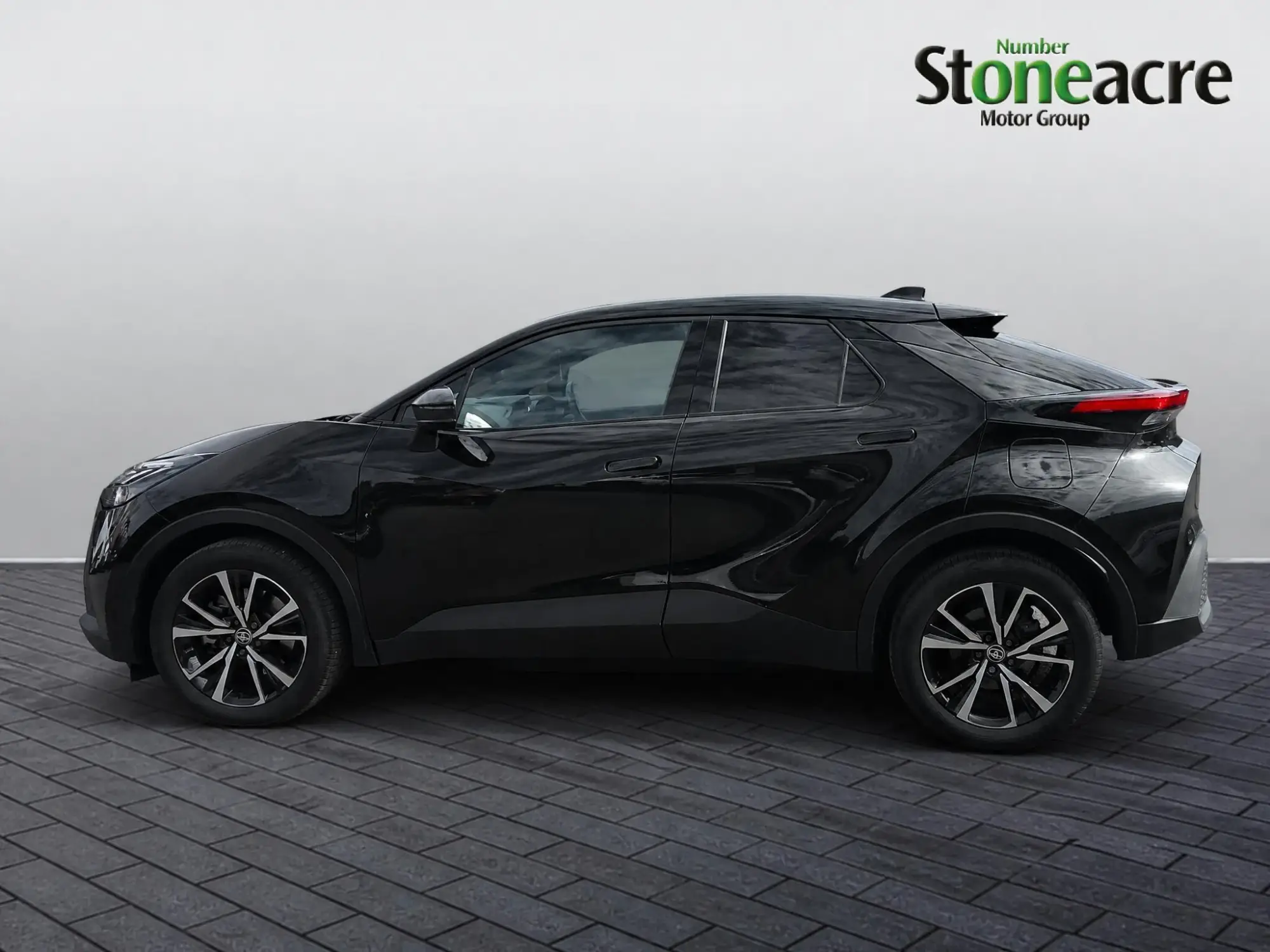 Toyota C-HR Plug-in Hybrid Image 6 Toyota C-HR Plug-in Hybrid Image 6