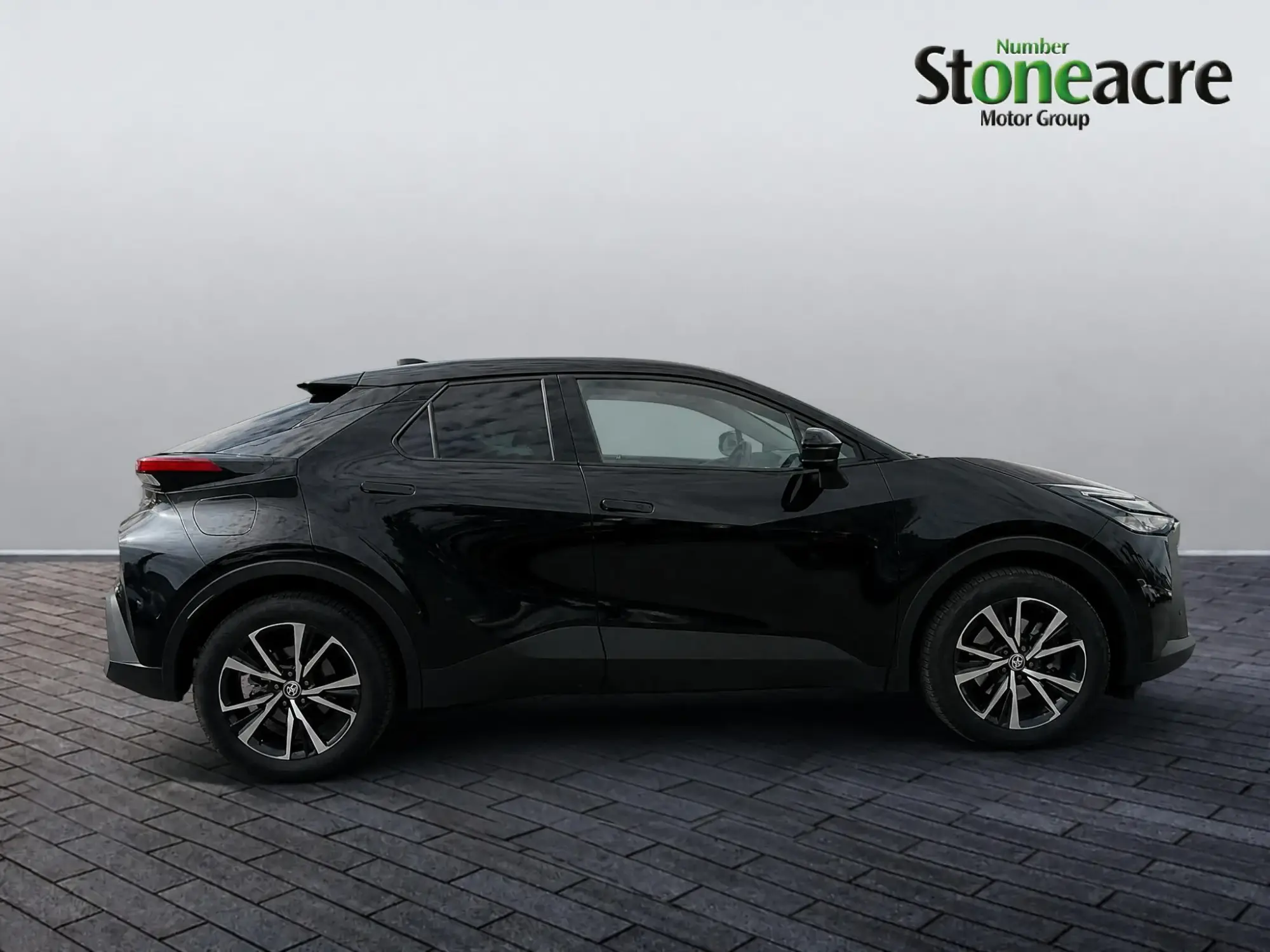 Toyota C-HR Plug-in Hybrid Image 8 Toyota C-HR Plug-in Hybrid Image 8