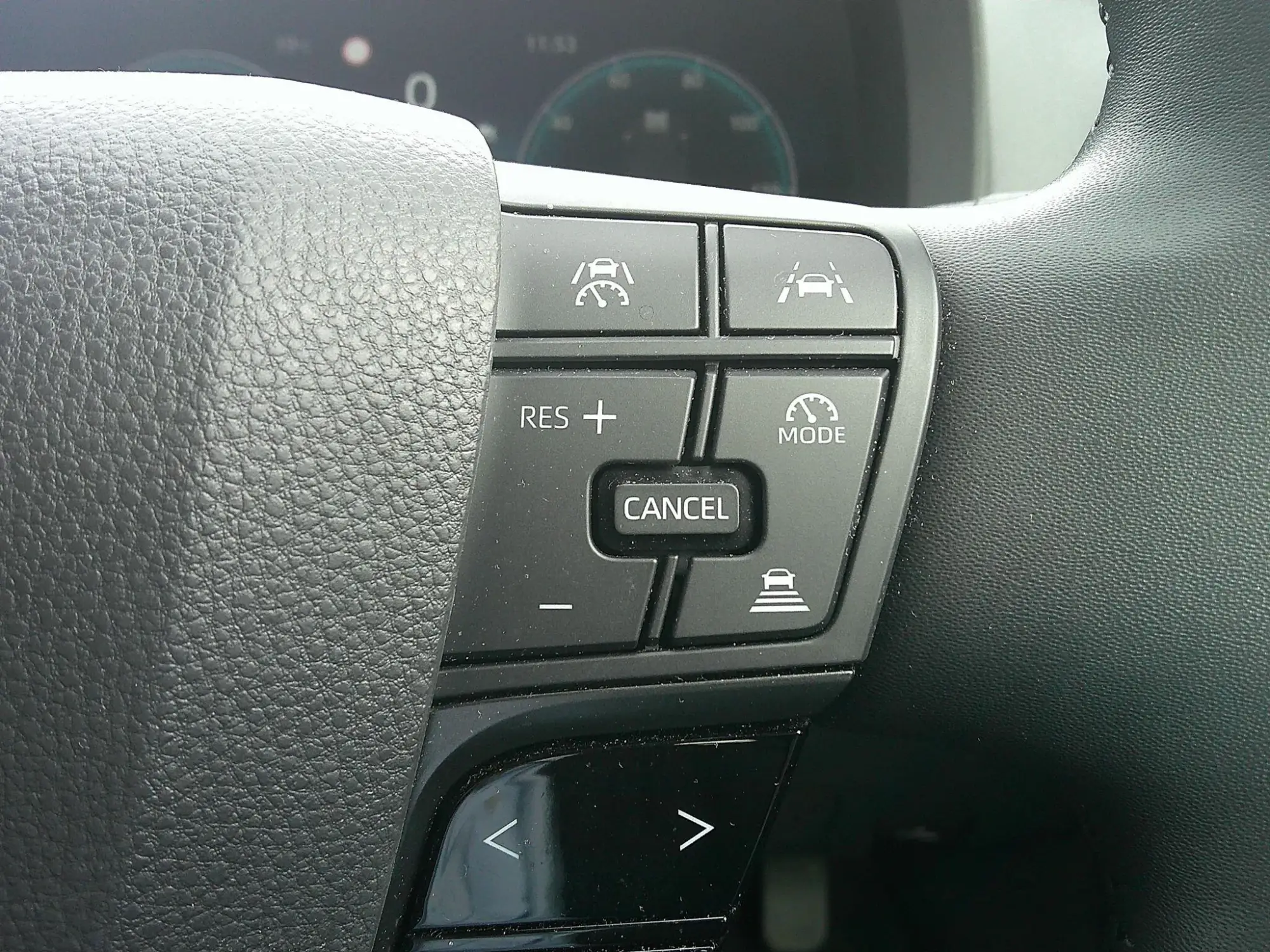 Toyota C-HR Plug-in Hybrid Image 18 Toyota C-HR Plug-in Hybrid Image 18