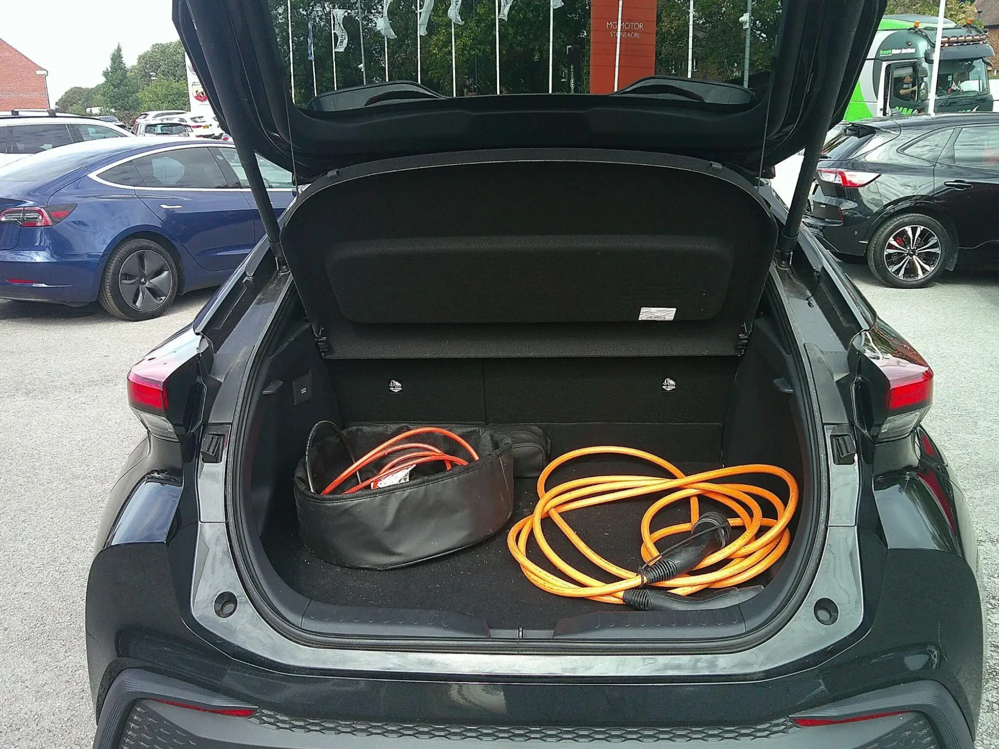 Toyota C-HR Plug-in Hybrid Image 26 Toyota C-HR Plug-in Hybrid Image 26