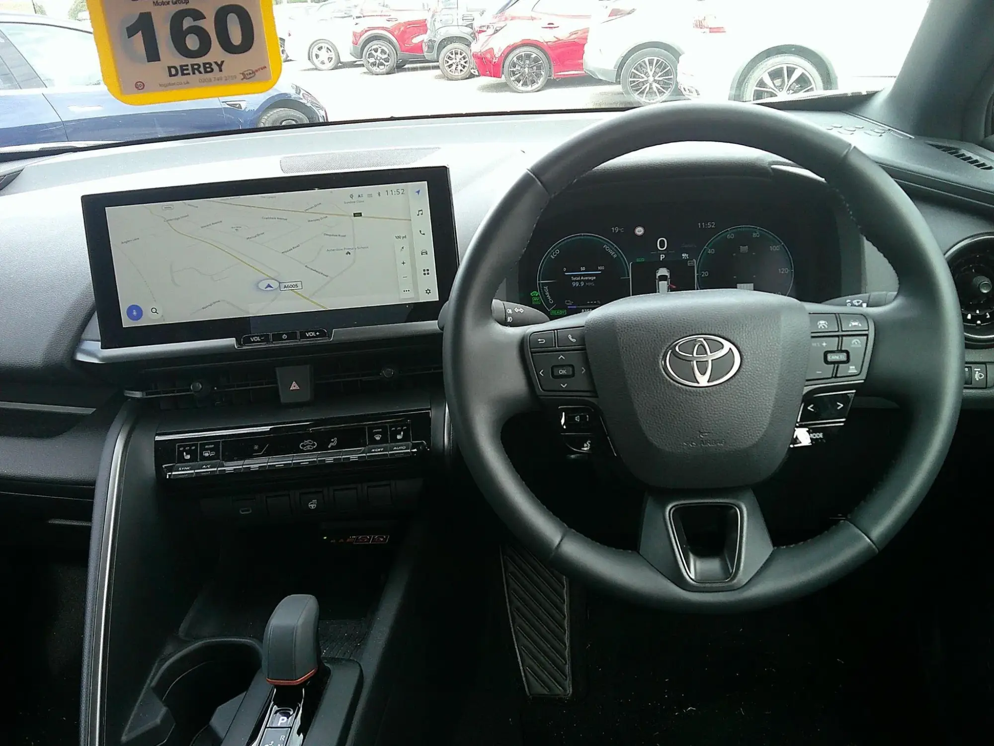 Toyota C-HR Plug-in Hybrid Image 27 Toyota C-HR Plug-in Hybrid Image 27