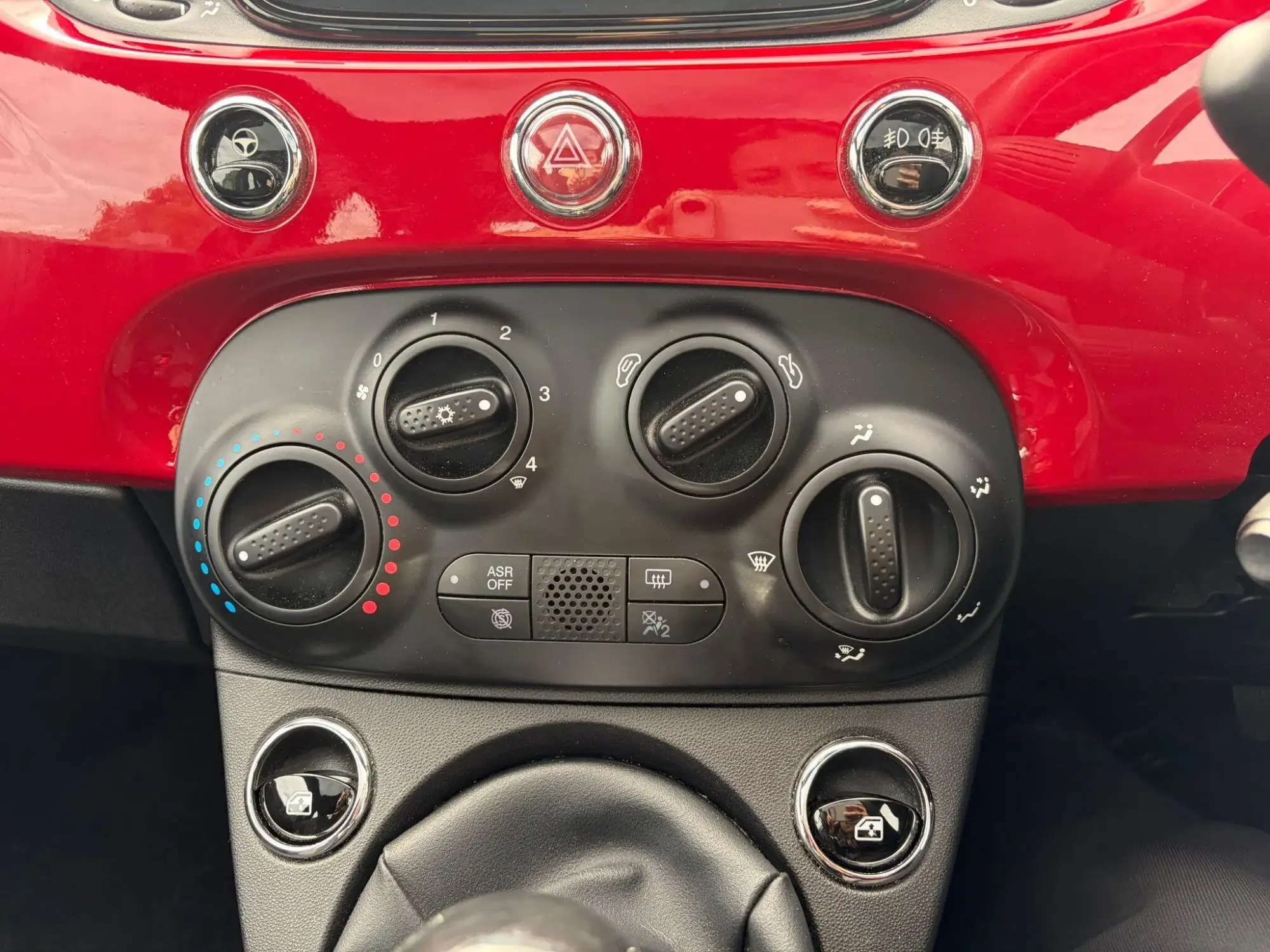 Fiat 500 Hybrid Image 10