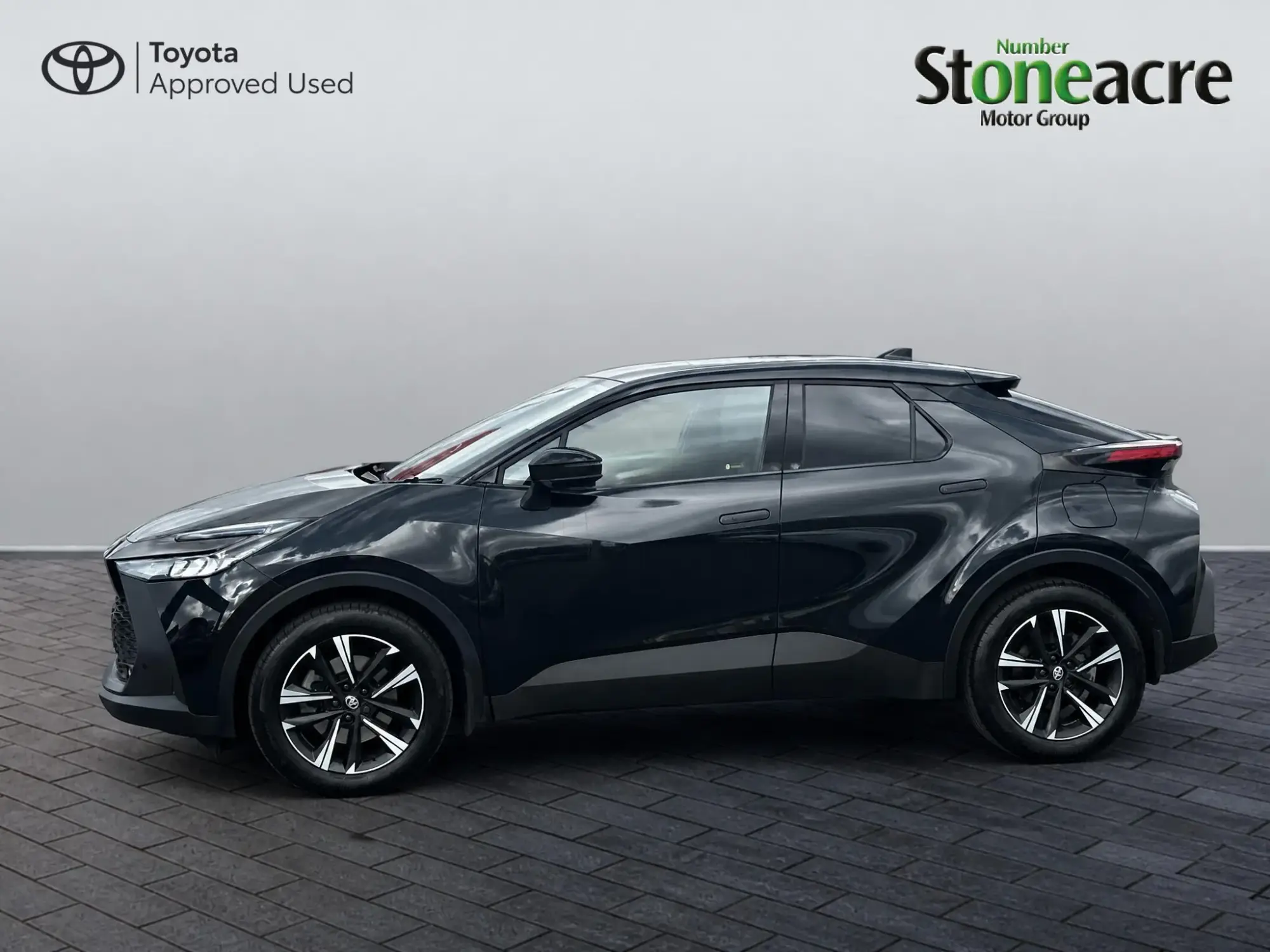 Toyota C-HR Plug-in Hybrid Image 6 Toyota C-HR Plug-in Hybrid Image 6