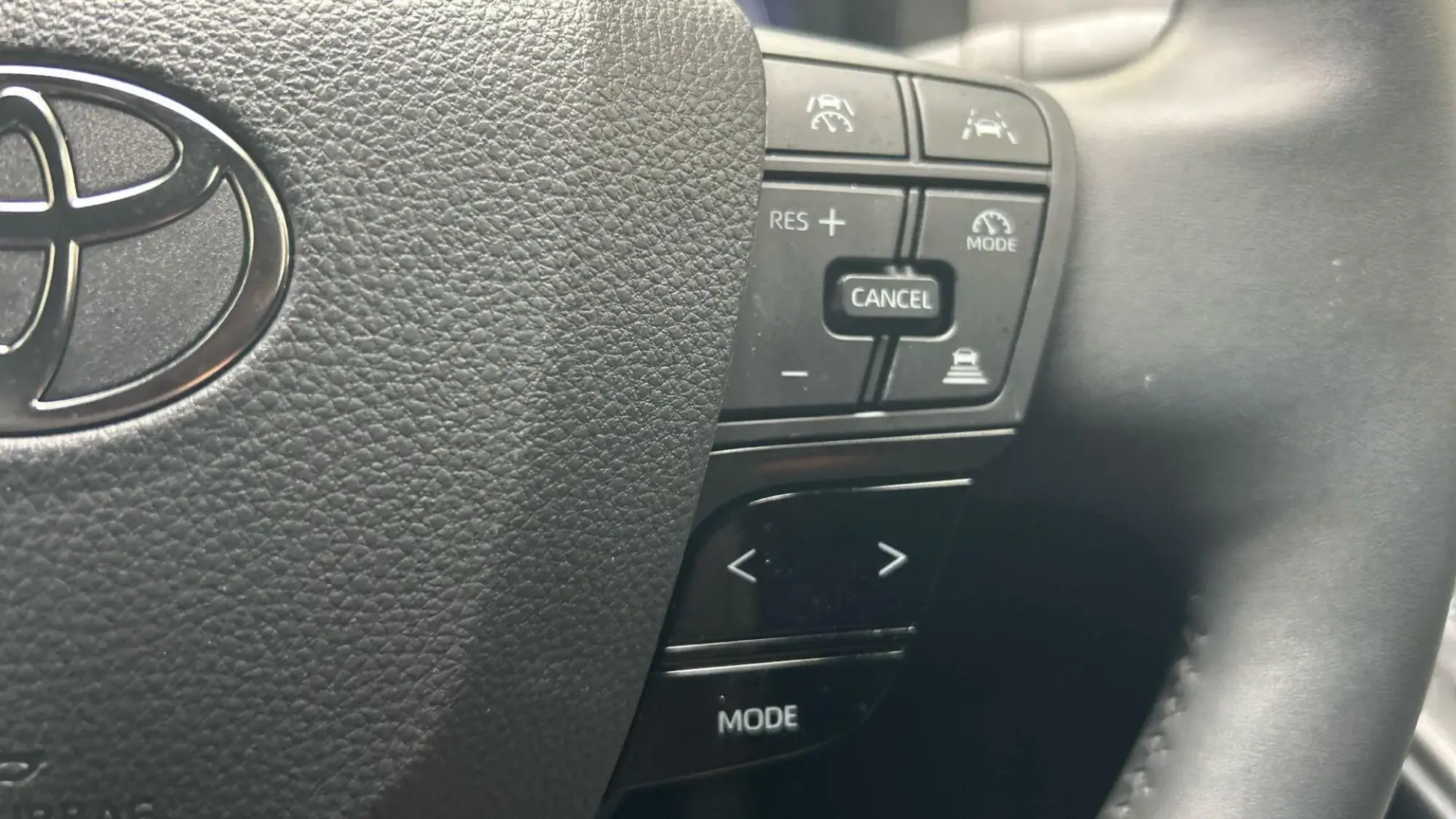Toyota C-HR Plug-in Hybrid Image 39 Toyota C-HR Plug-in Hybrid Image 39