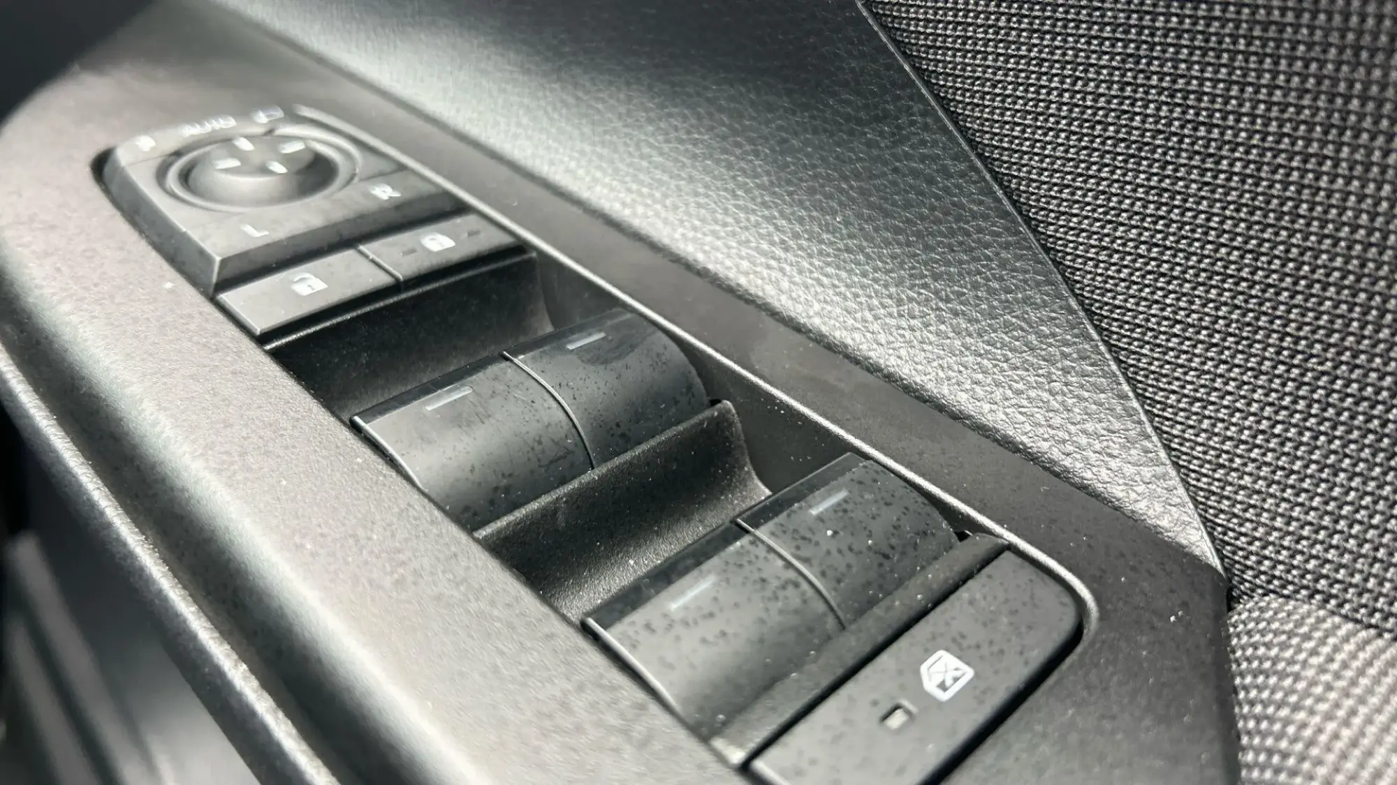 Toyota C-HR Plug-in Hybrid Image 41 Toyota C-HR Plug-in Hybrid Image 41