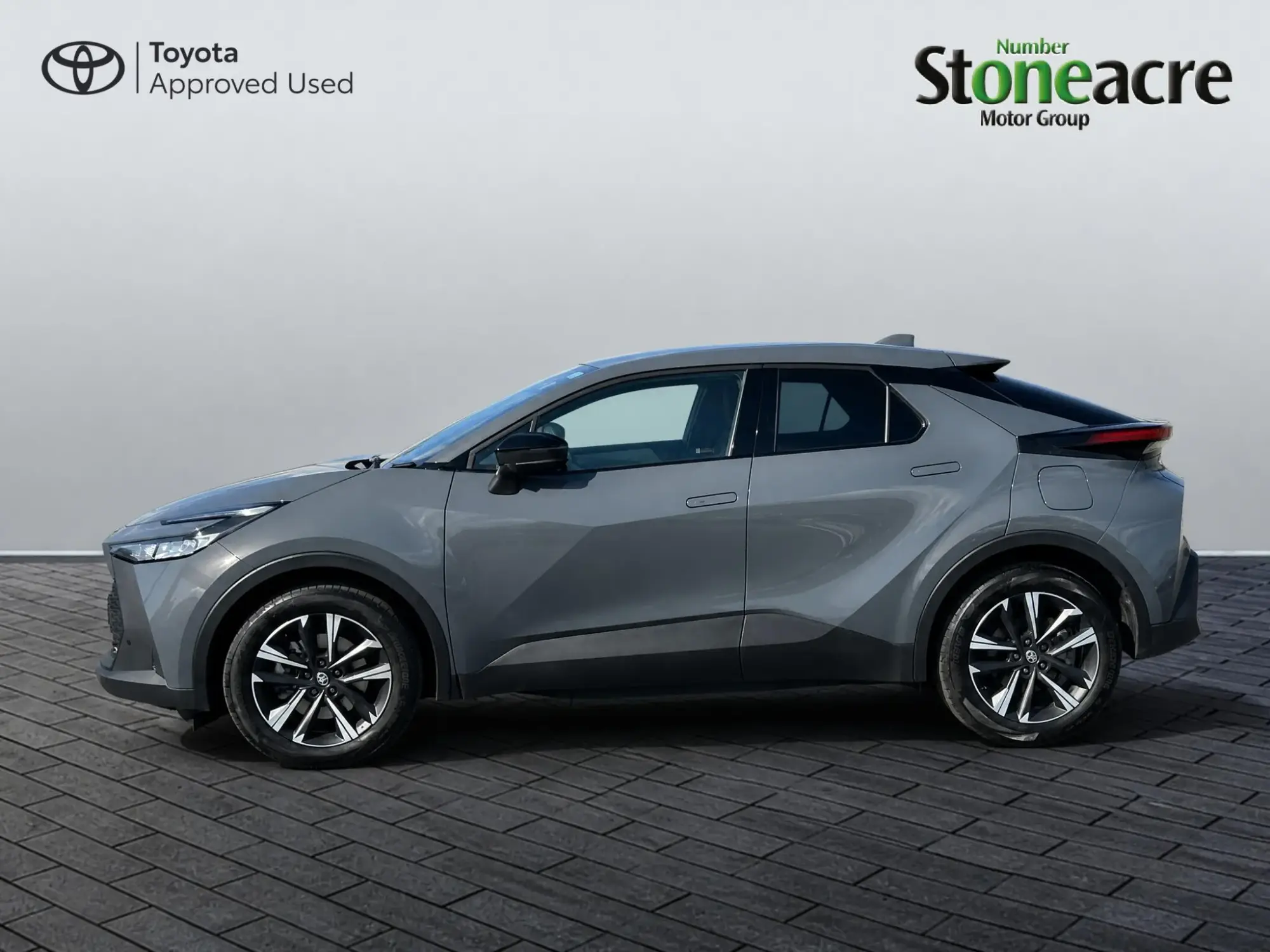 Toyota C-HR Plug-in Hybrid Image 6 Toyota C-HR Plug-in Hybrid Image 6