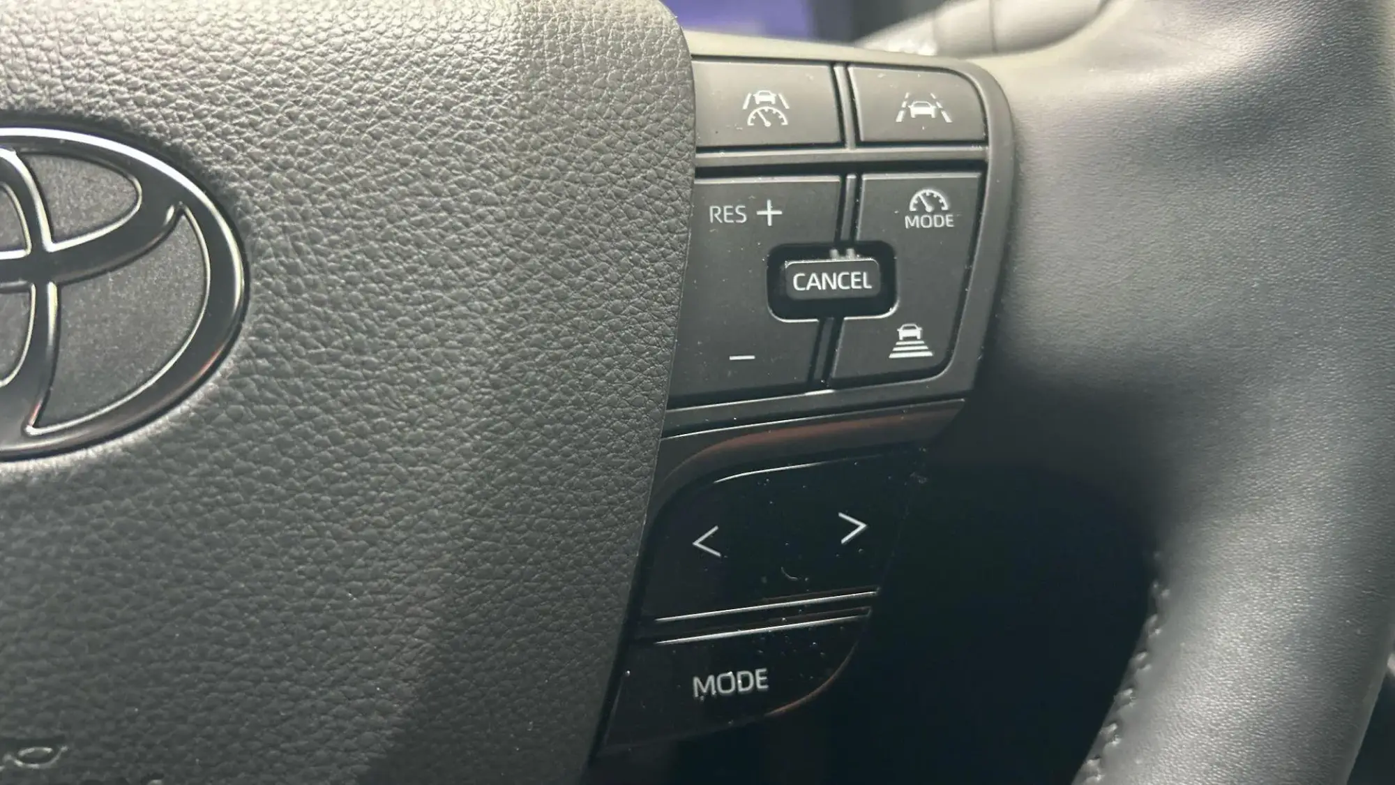 Toyota C-HR Plug-in Hybrid Image 38 Toyota C-HR Plug-in Hybrid Image 38