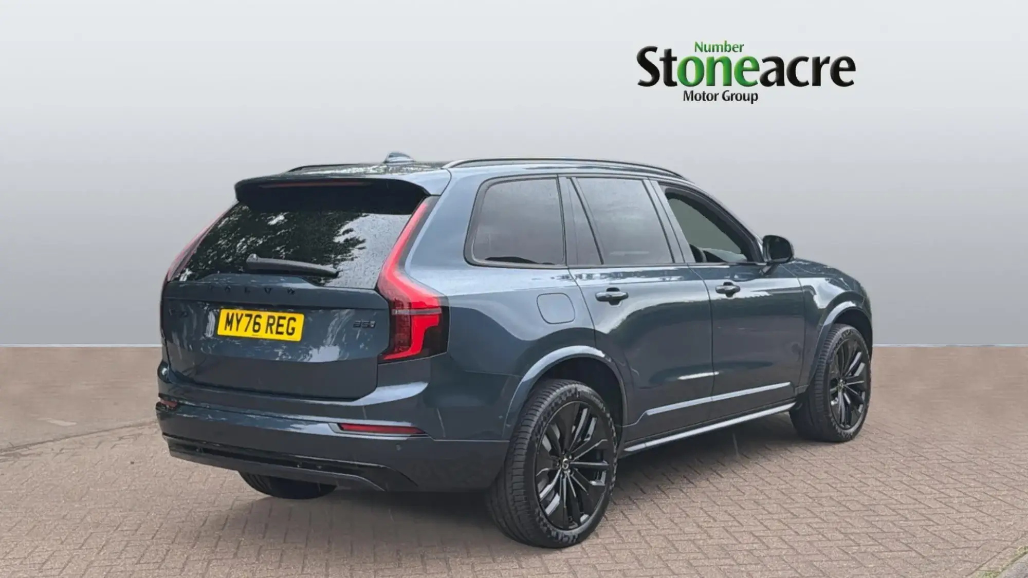 Volvo XC90 2.0 B5 MHEV Plus Pro Black Edition Auto 4WD Euro 6 (s/s) 5dr NX76YKU Image 2