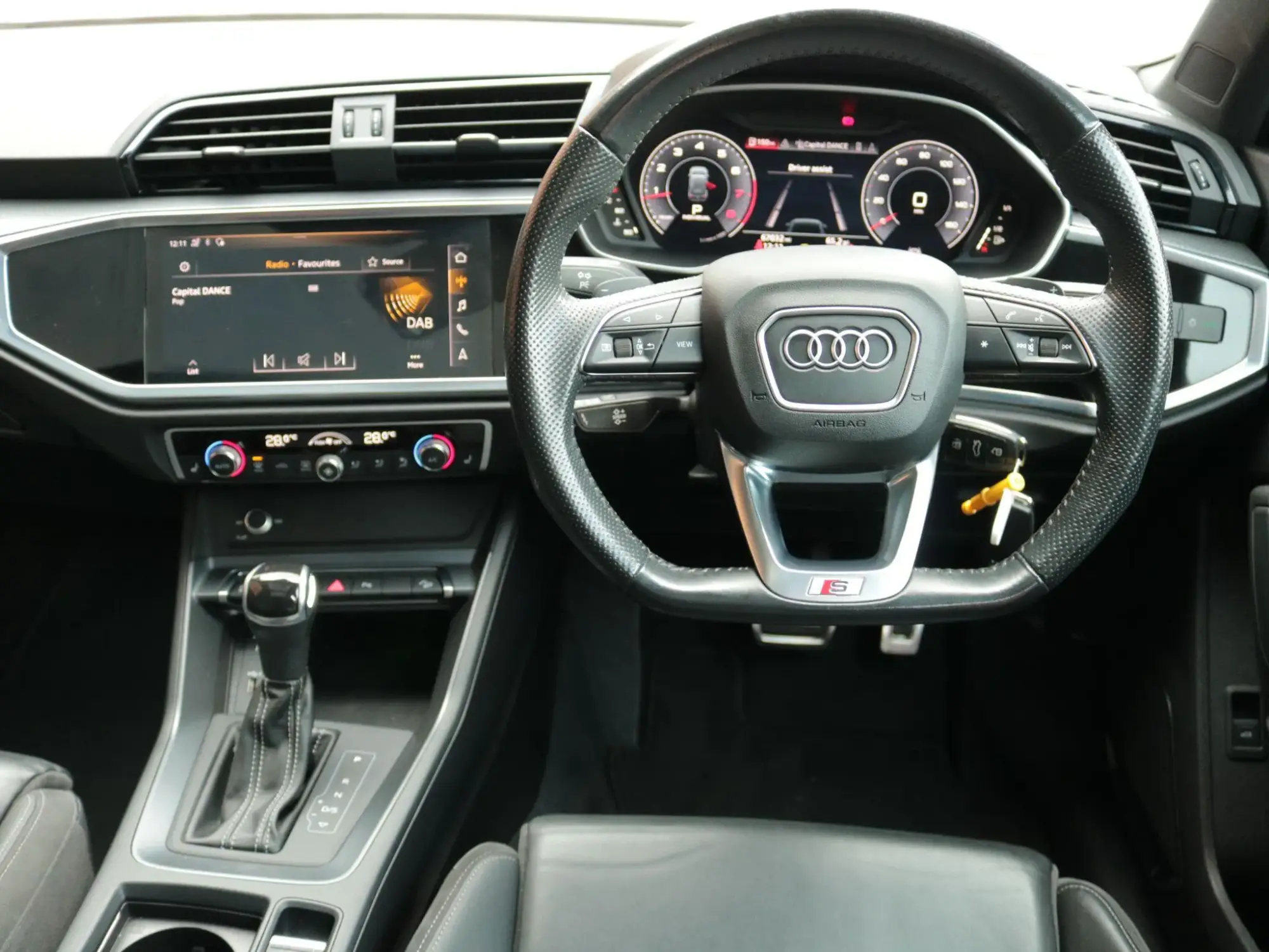 Audi Q3 Image 26