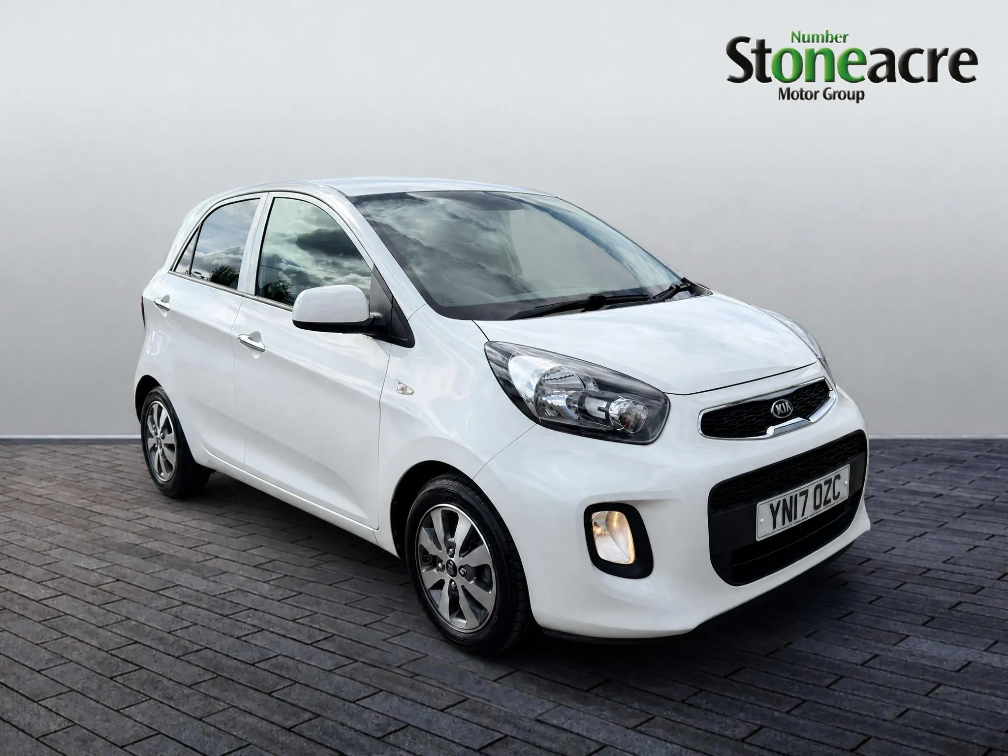 Kia Picanto listing photo
