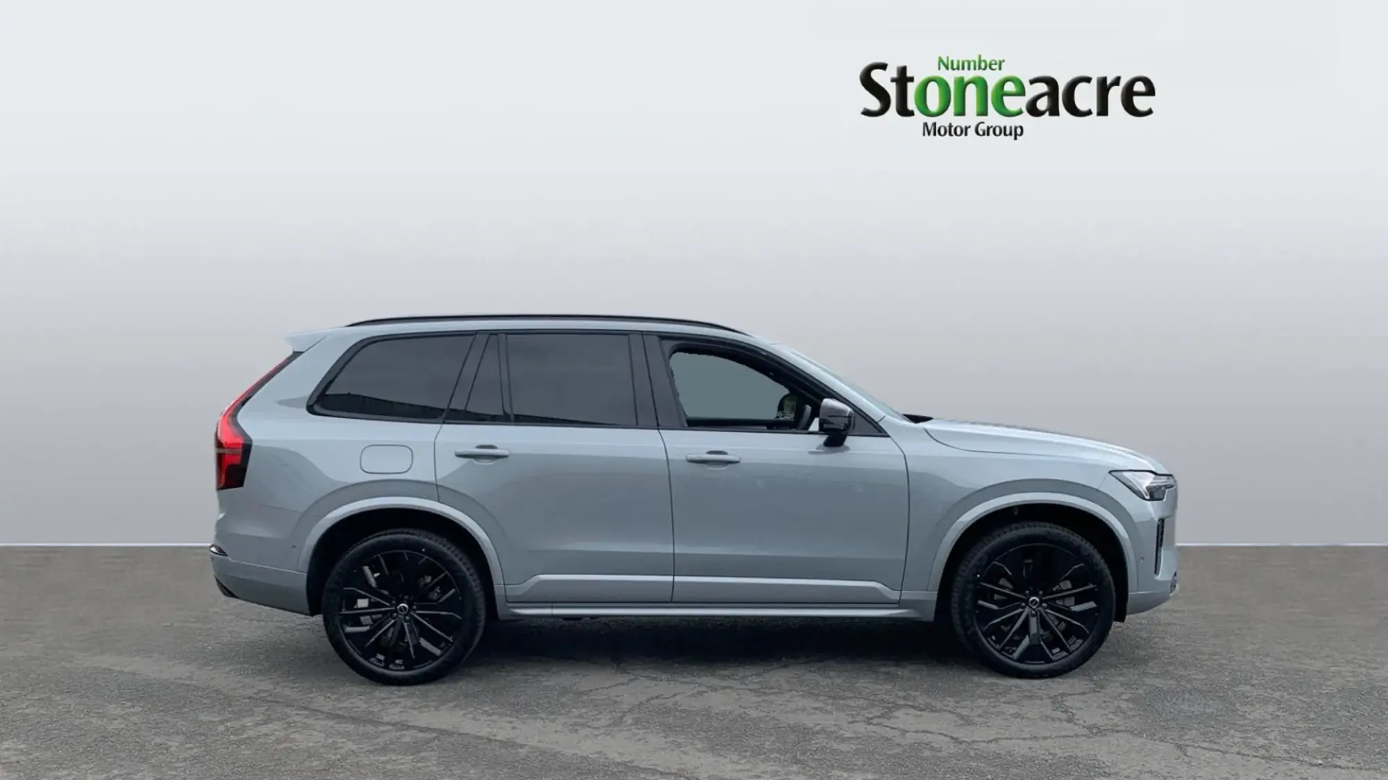 Volvo XC90 2.0 B5 MHEV Plus Pro Black Edition Auto 4WD Euro 6 (s/s) 5dr NJ76WHD Image 3