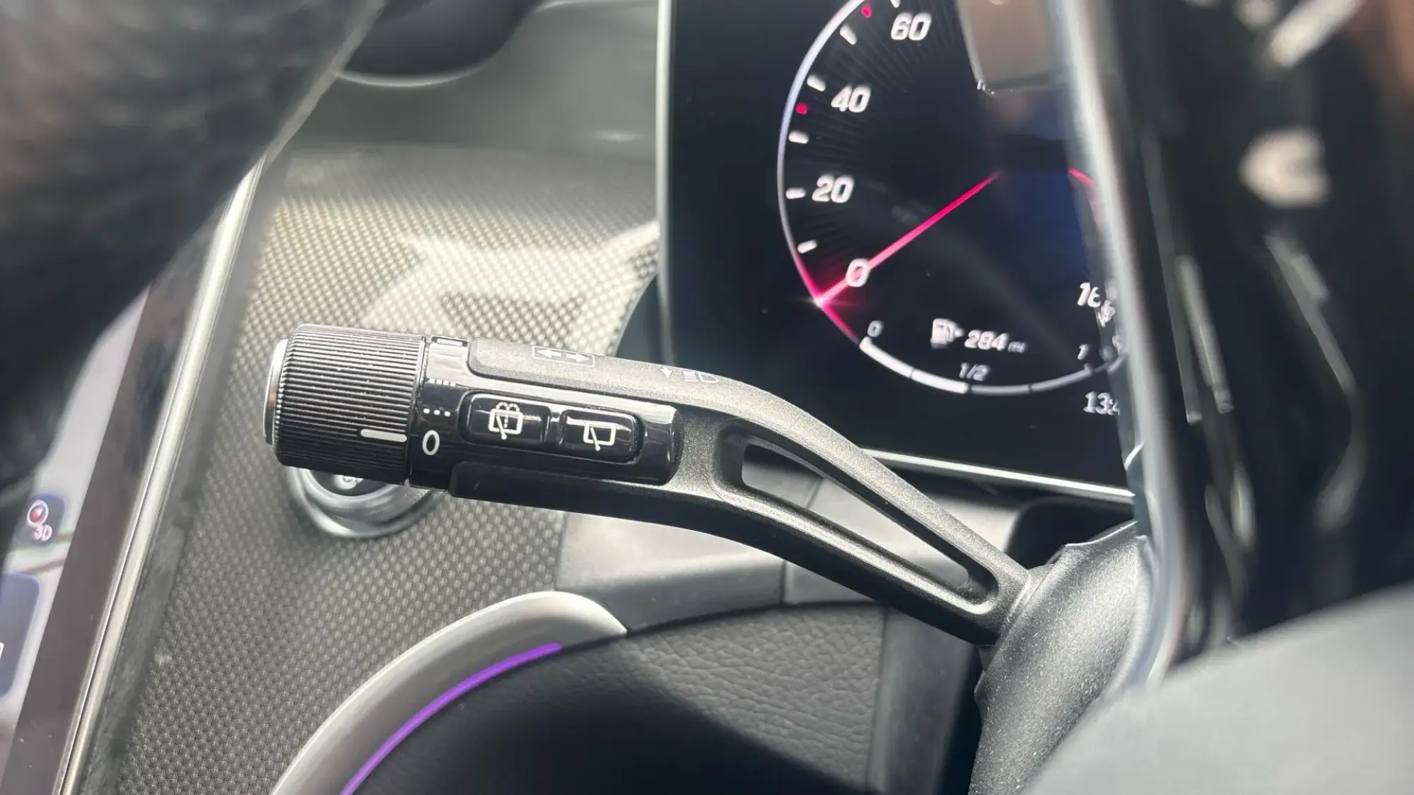 Mercedes-Benz GLC Image 18