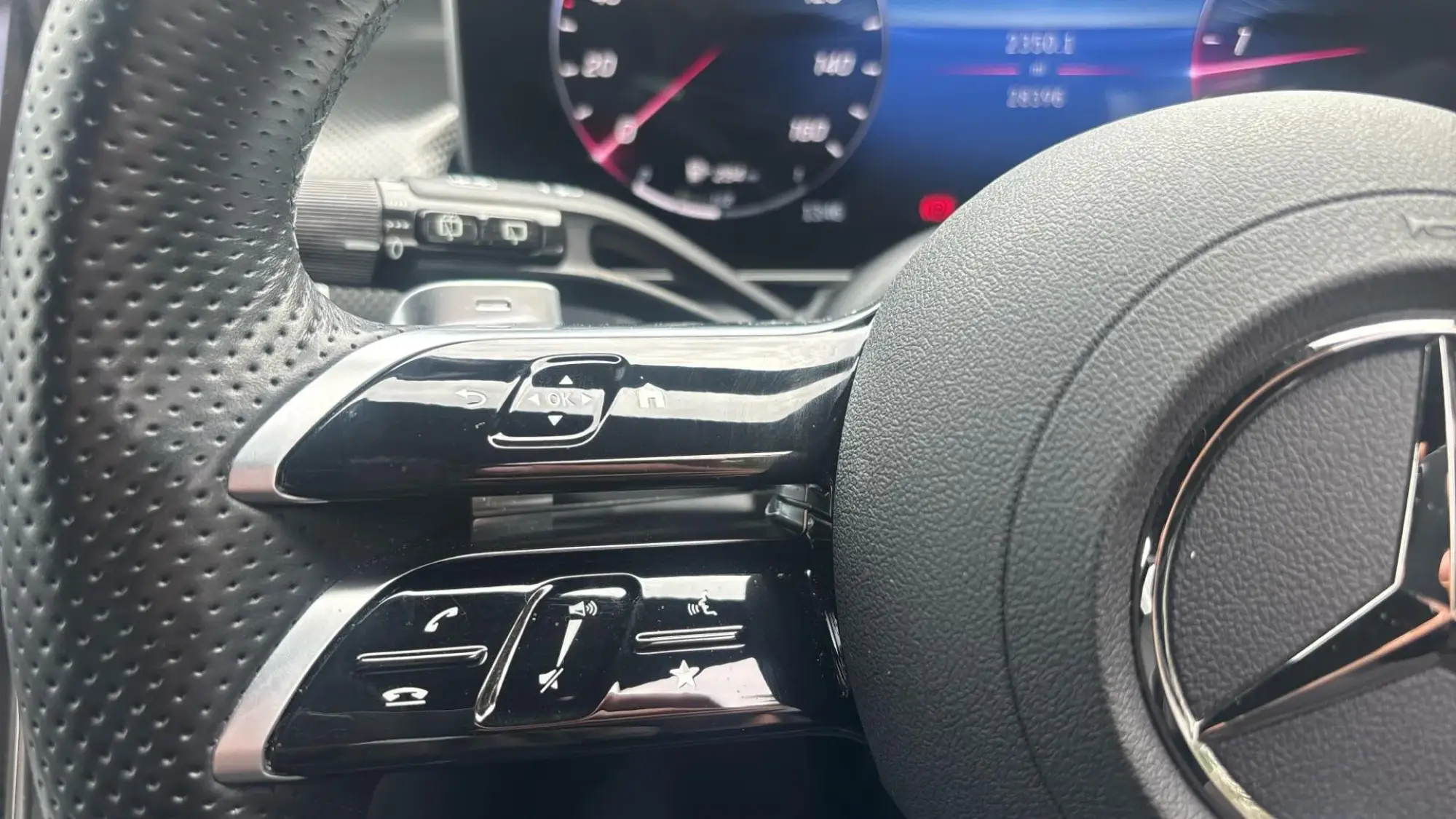 Mercedes-Benz GLC Image 19