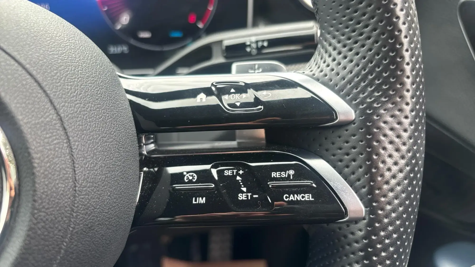 Mercedes-Benz GLC Image 20