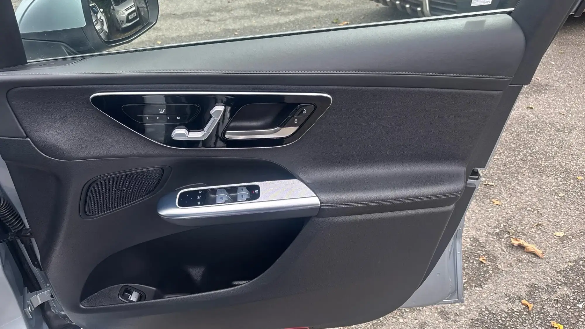 Mercedes-Benz GLC Image 27