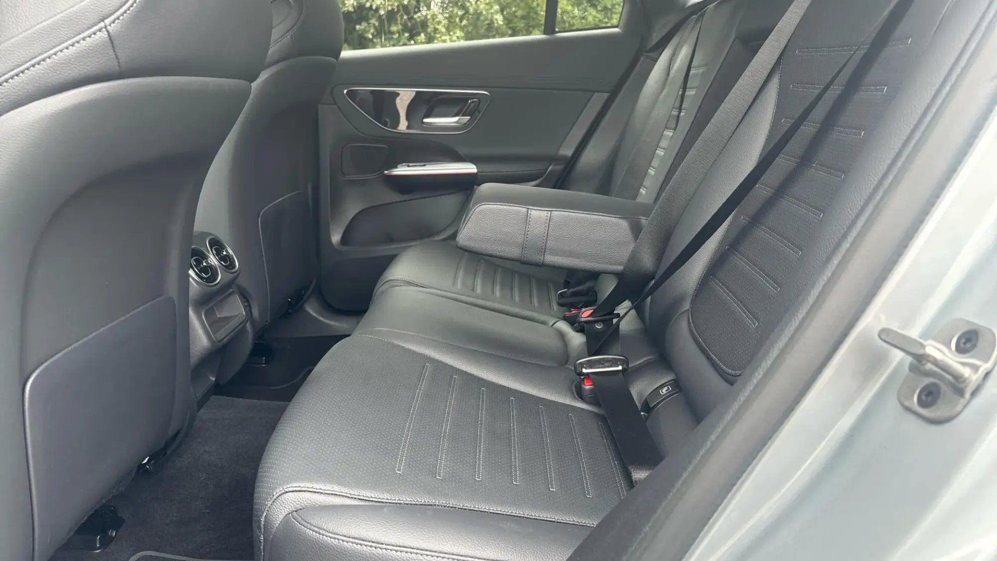 Mercedes-Benz GLC Image 31