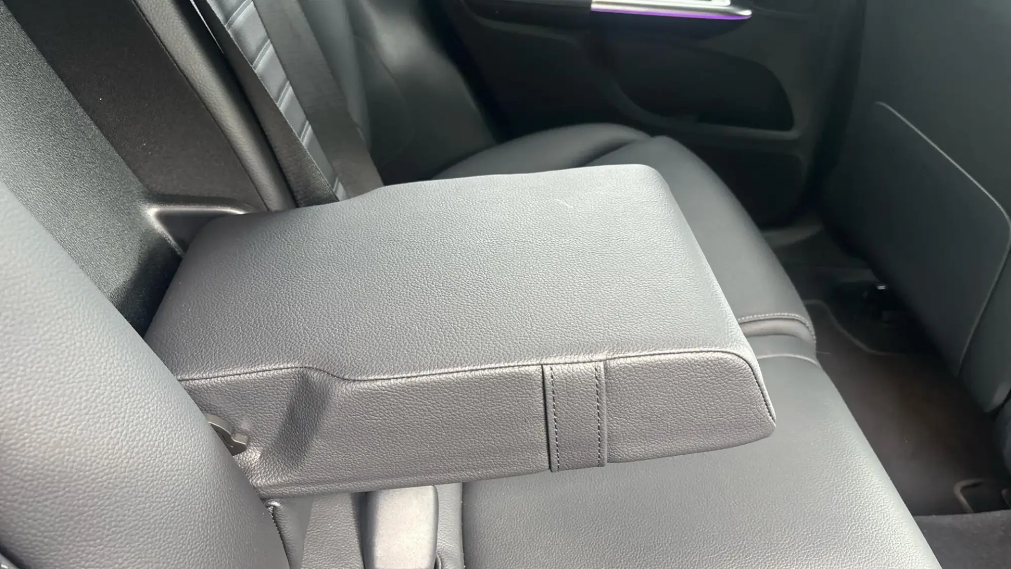 Mercedes-Benz GLC Image 32