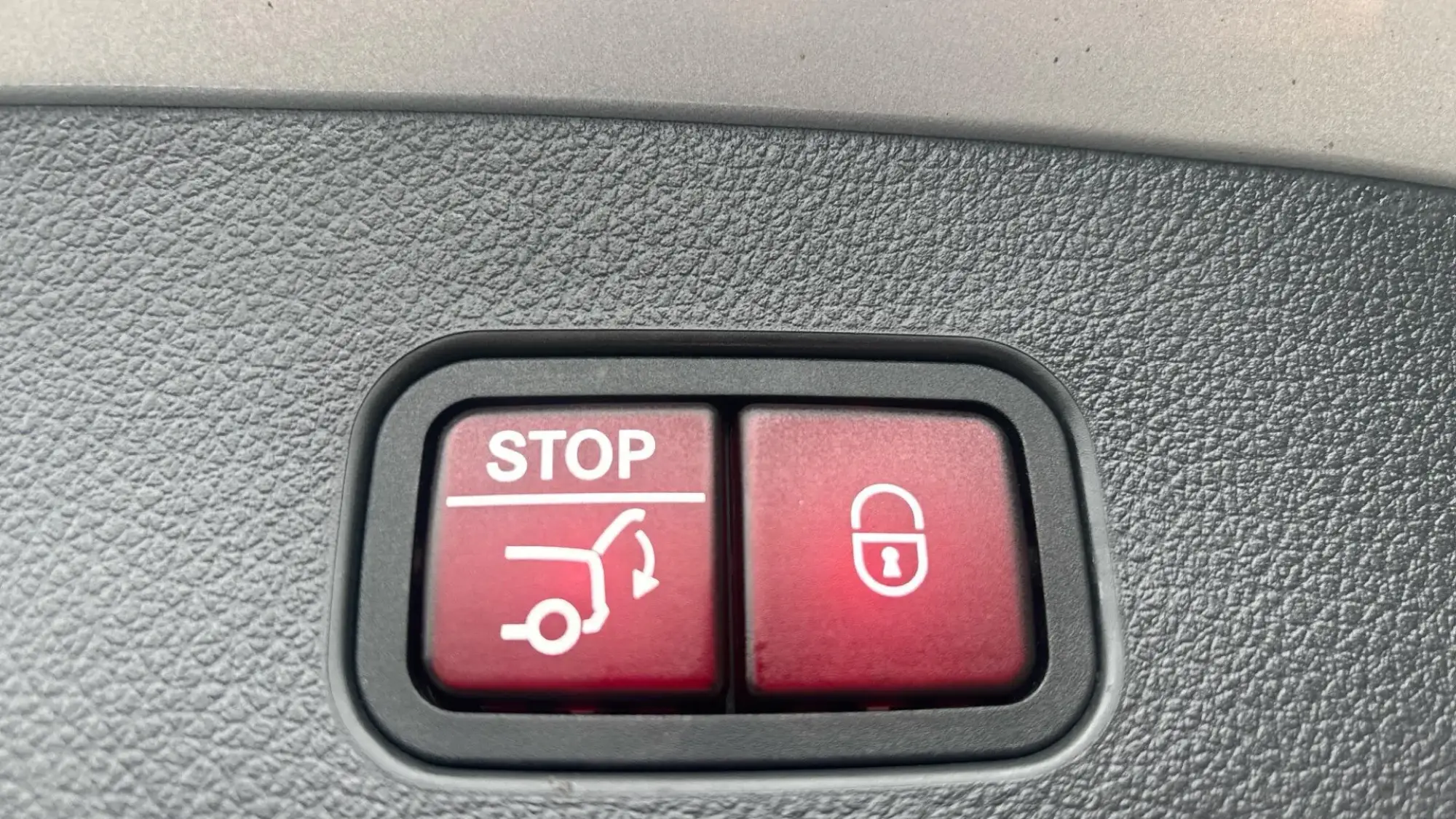 Mercedes-Benz GLC Image 33