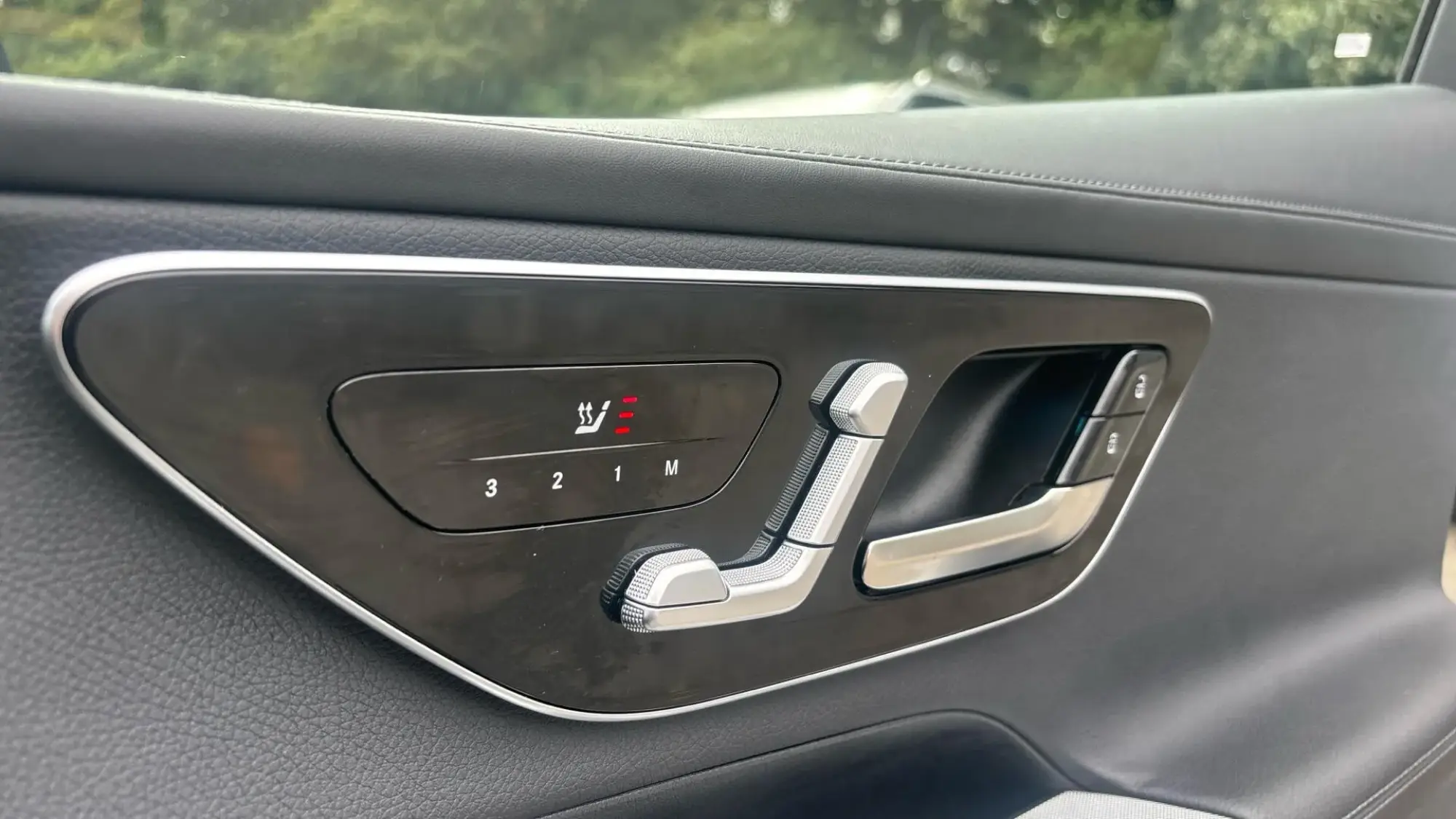 Mercedes-Benz GLC Image 34