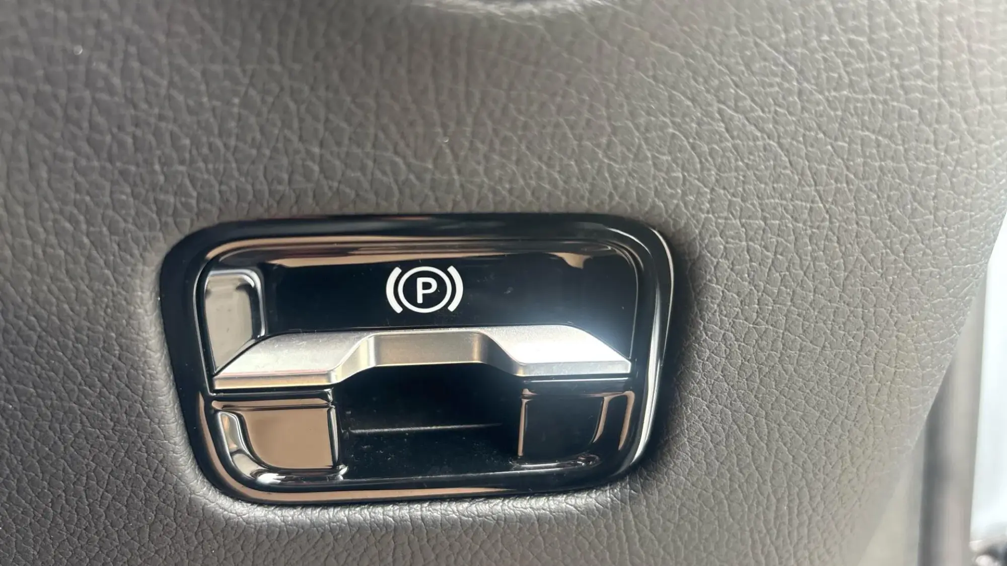Mercedes-Benz GLC Image 35