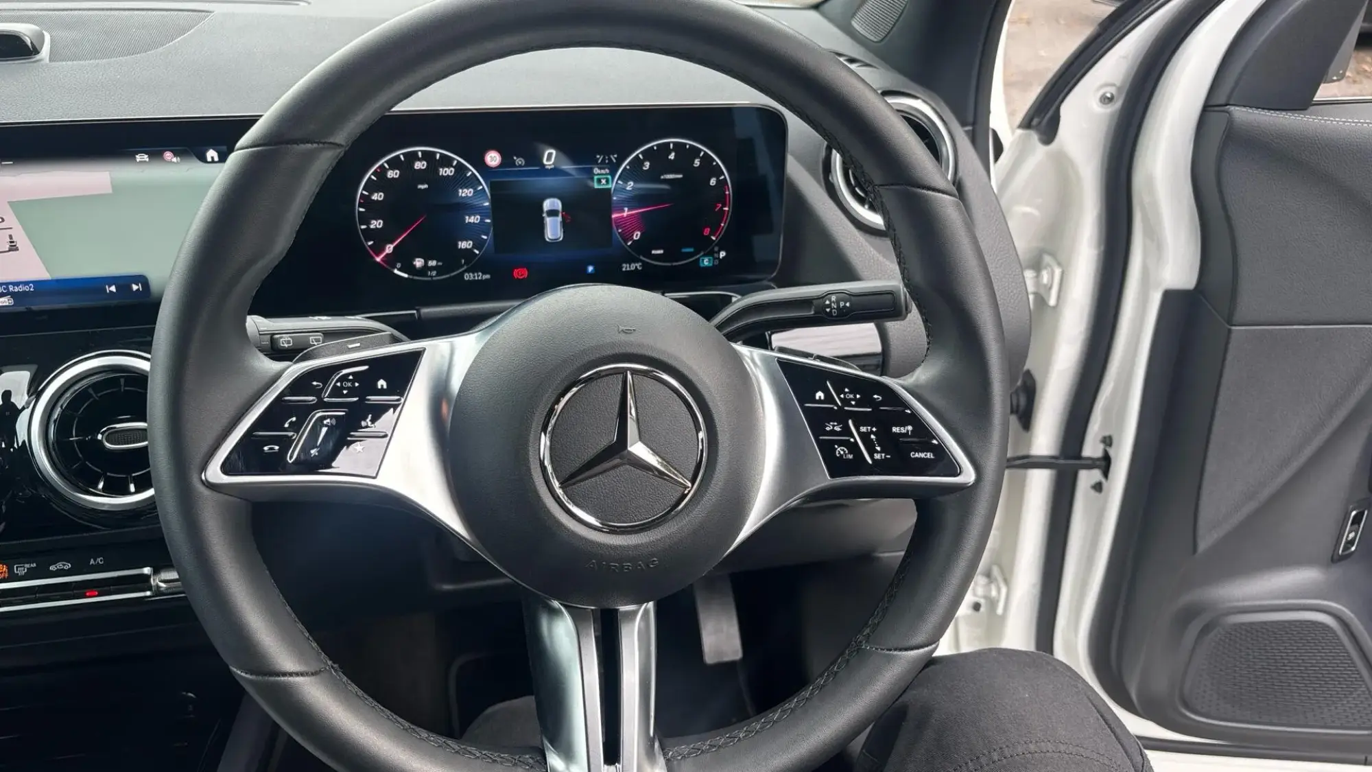 Mercedes-Benz GLA Image 10 Mercedes-Benz GLA Image 10