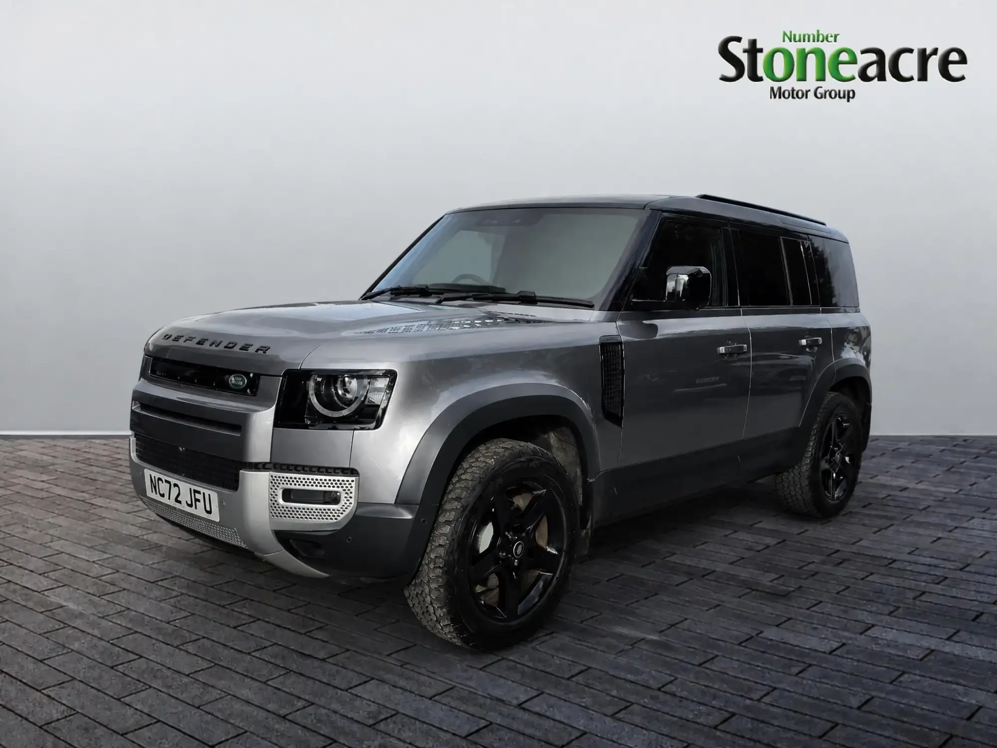 Land Rover Defender 110 3.0 D250 MHEV SE Hard Top SUV Auto 4WD MWB Euro 6 (s/s) 5dr NC72JFU Image 3 Land Rover Defender 110 3.0 D250 MHEV SE Hard Top SUV Auto 4WD MWB Euro 6 (s/s) 5dr NC72JFU Image 3