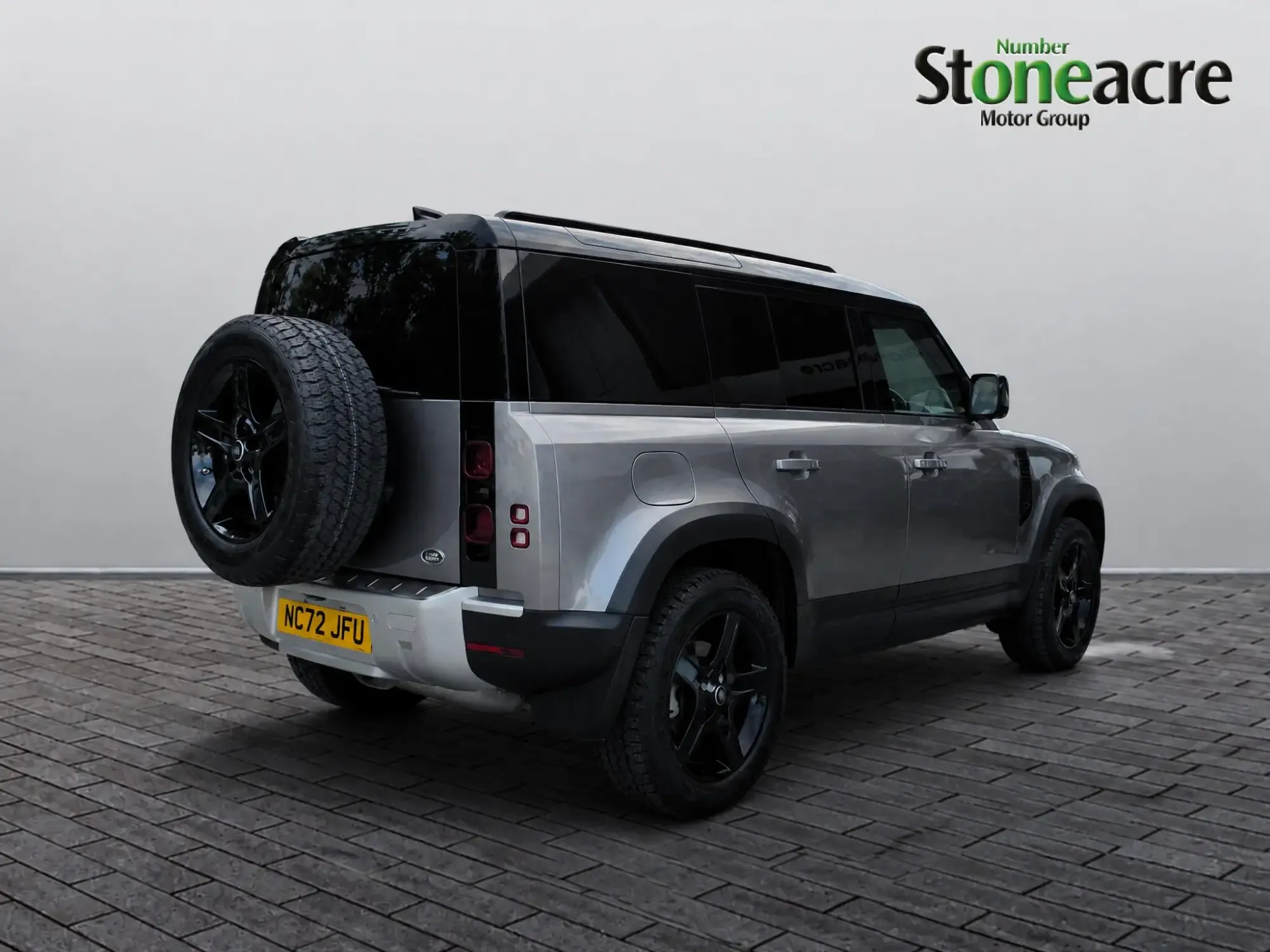 Land Rover Defender 110 Image 8 Land Rover Defender 110 Image 8