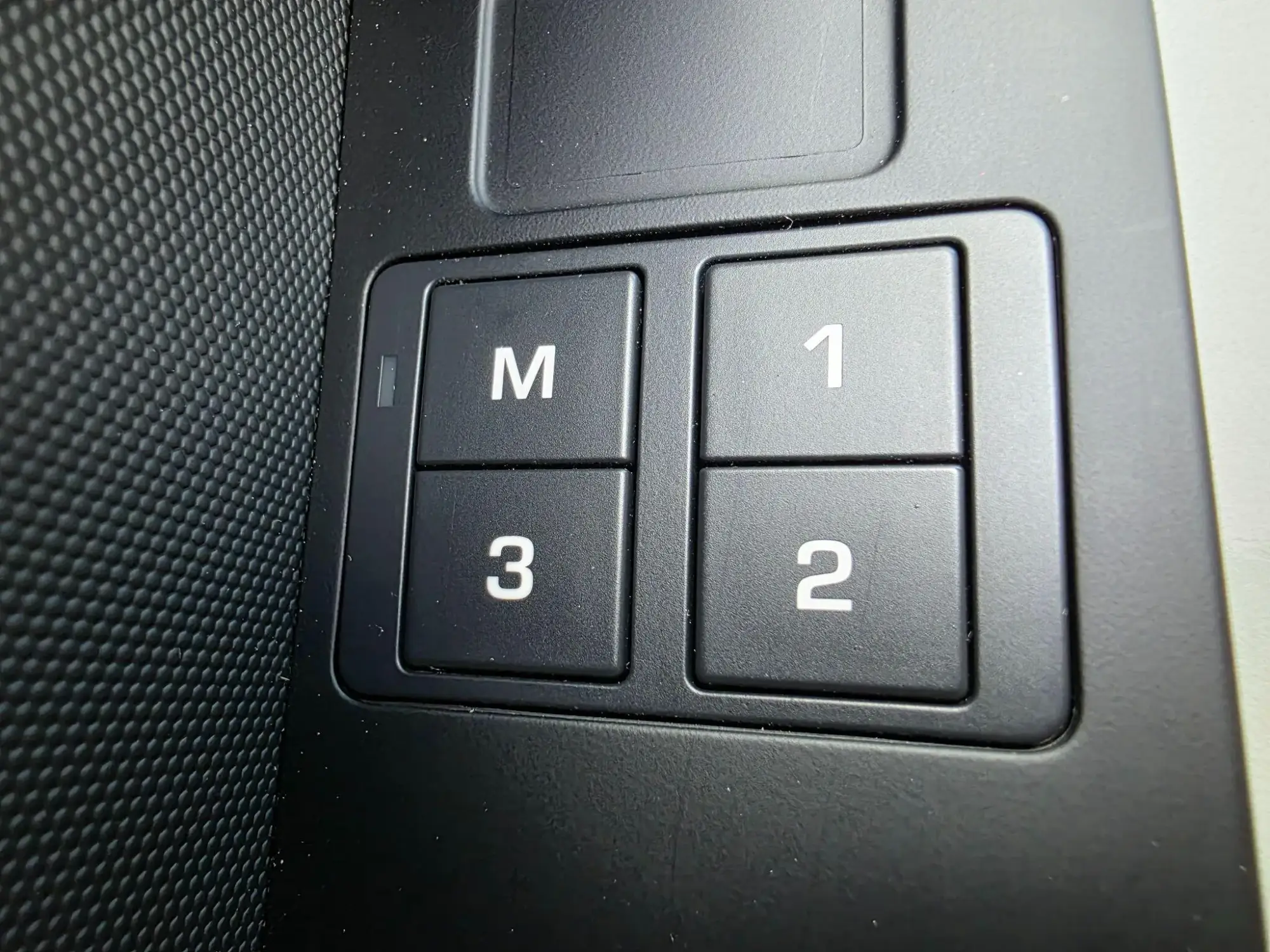Land Rover Defender 110 Image 12 Land Rover Defender 110 Image 12
