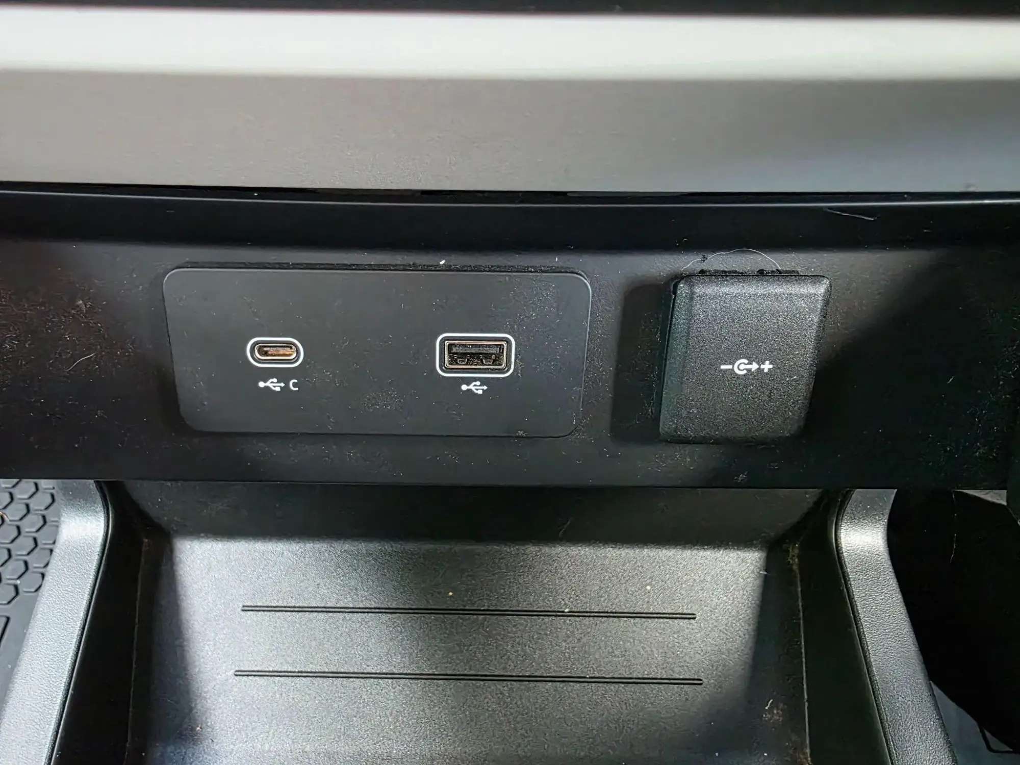 Land Rover Defender 110 Image 16 Land Rover Defender 110 Image 16