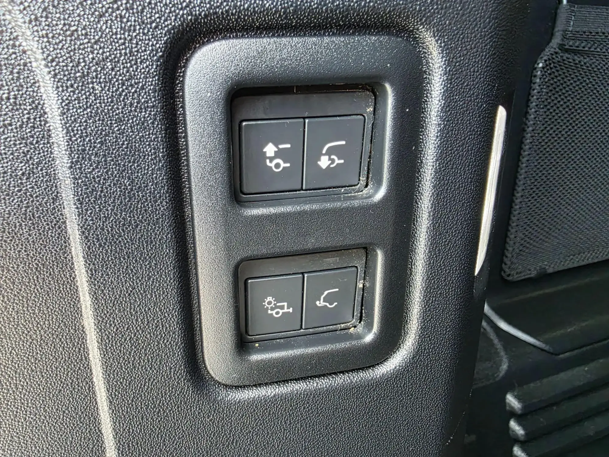 Land Rover Defender 110 Image 17 Land Rover Defender 110 Image 17