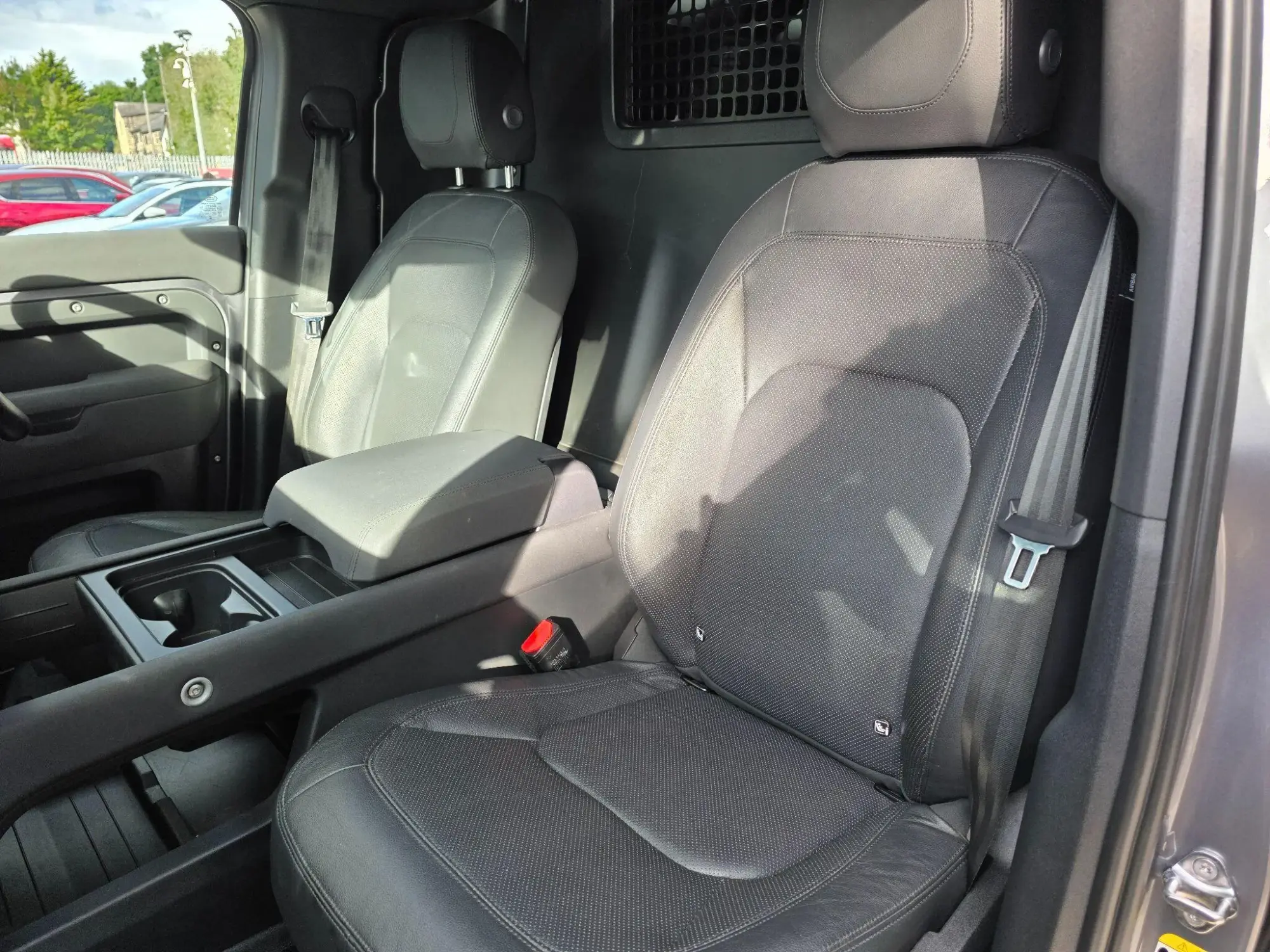 Land Rover Defender 110 Image 28 Land Rover Defender 110 Image 28