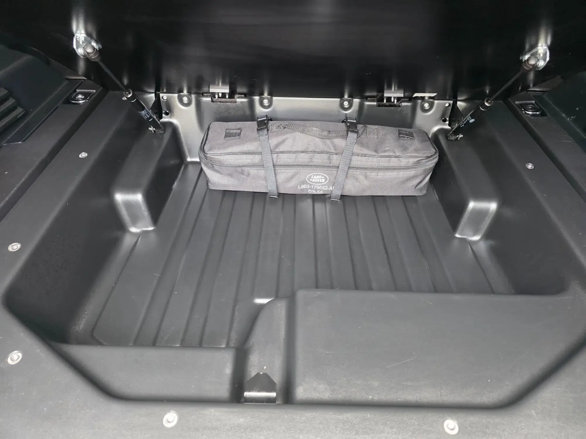 Land Rover Defender 110 Image 36 Land Rover Defender 110 Image 36