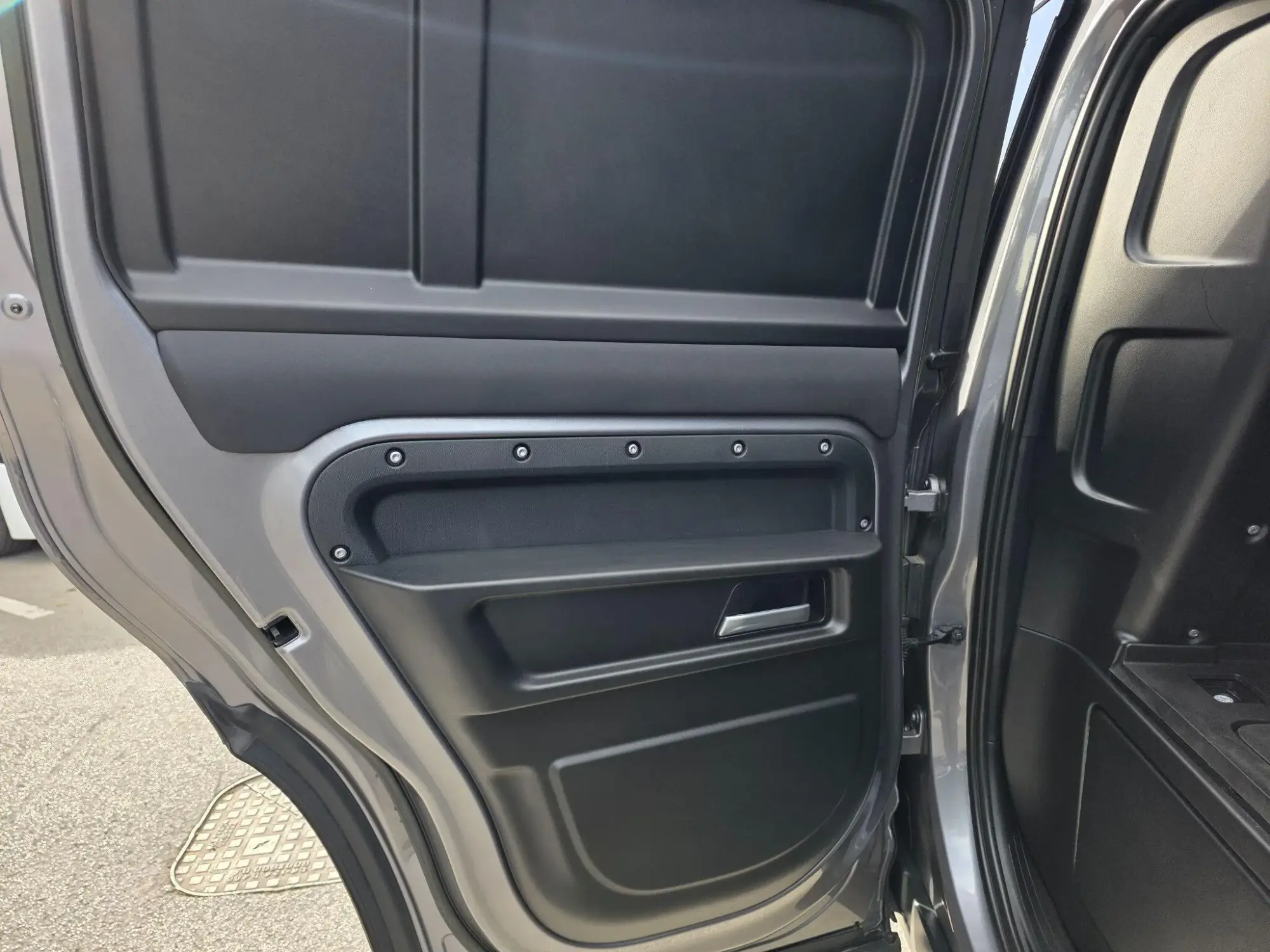 Land Rover Defender 110 Image 40 Land Rover Defender 110 Image 40