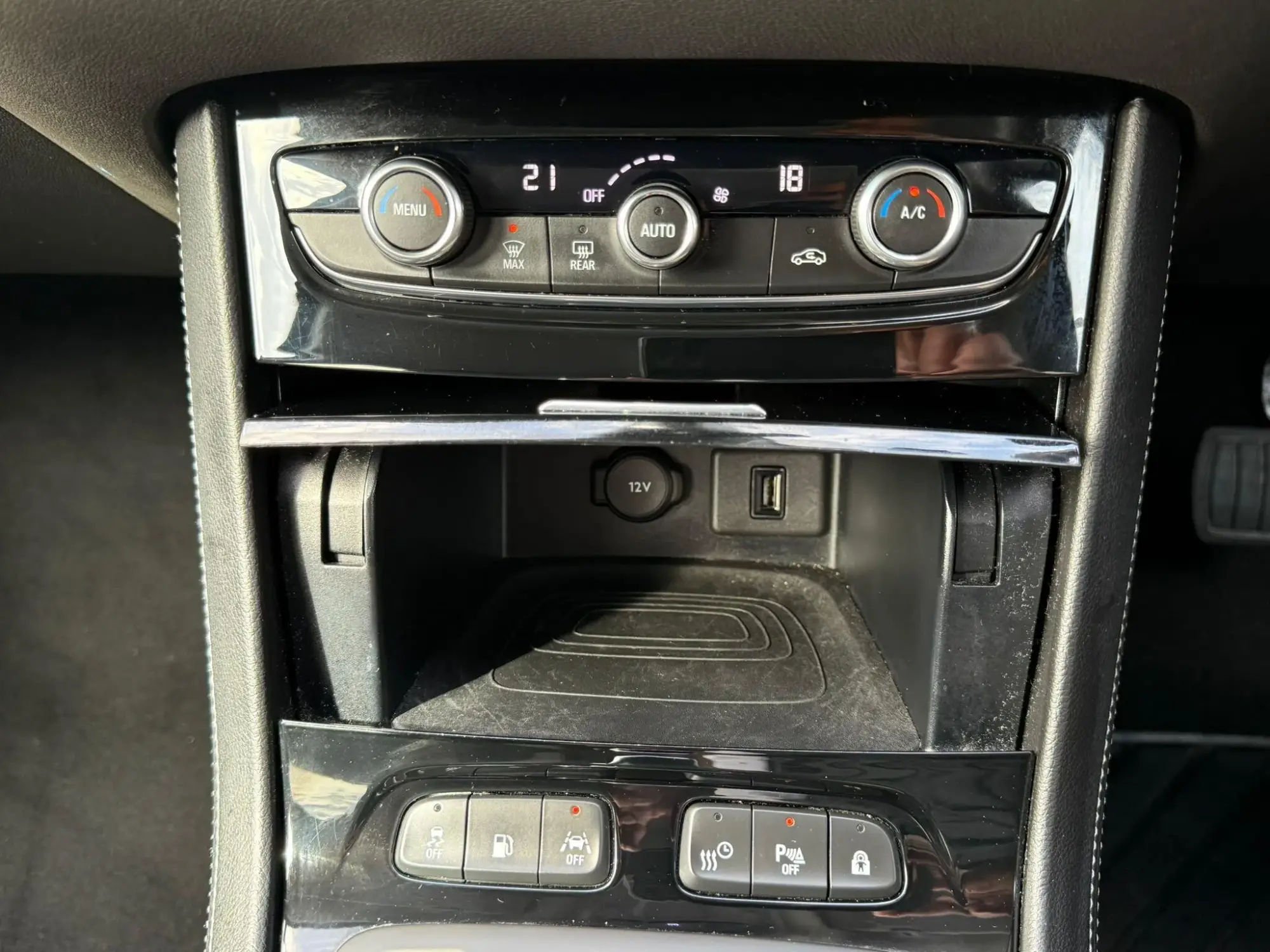 Vauxhall Grandland X Image 12 Vauxhall Grandland X Image 12