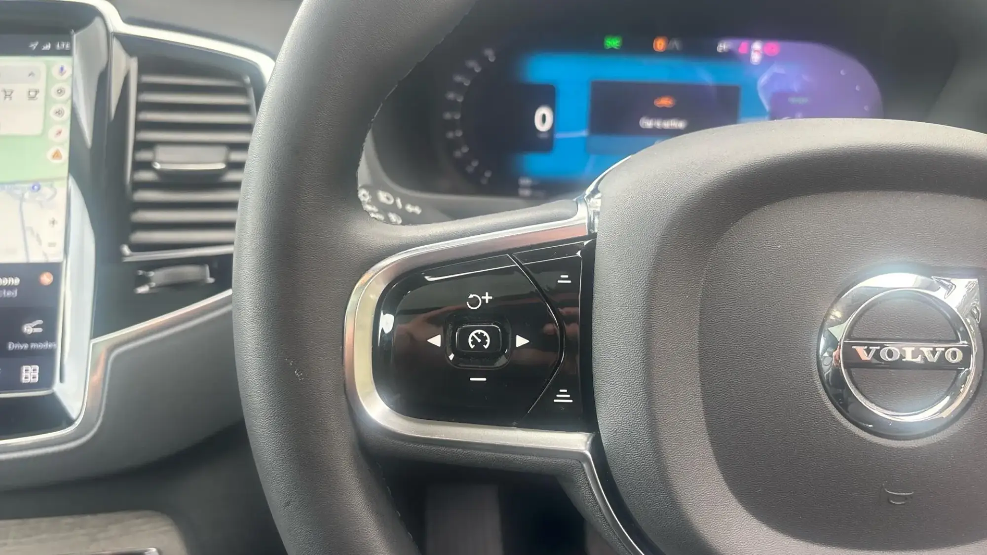 Volvo XC90 Plug-In Hybrid Image 19 Volvo XC90 Plug-In Hybrid Image 19