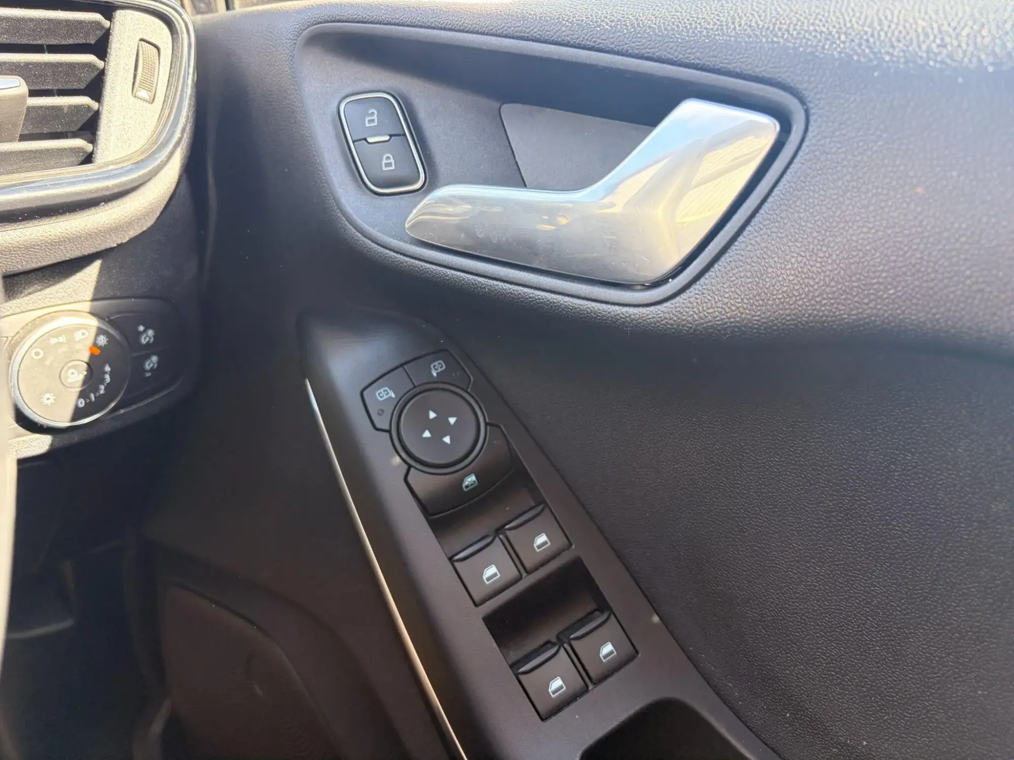 Ford Fiesta Image 26