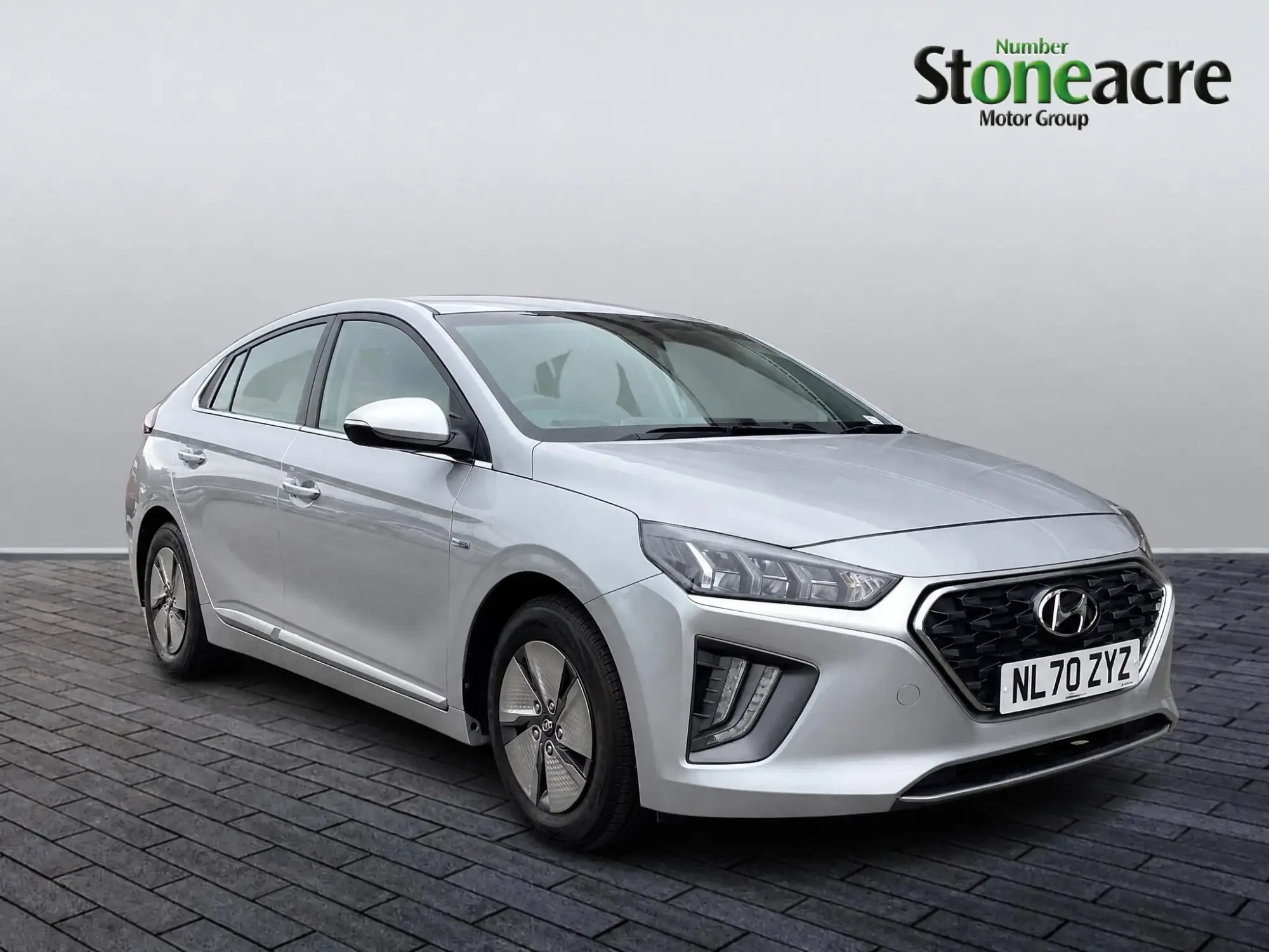 Hyundai IONIQ Hybrid 1.6 h-GDi Premium Hatchback 5dr Petrol Hybrid DCT Euro 6 (s/s) (141 ps) NL70ZYZ Image 1