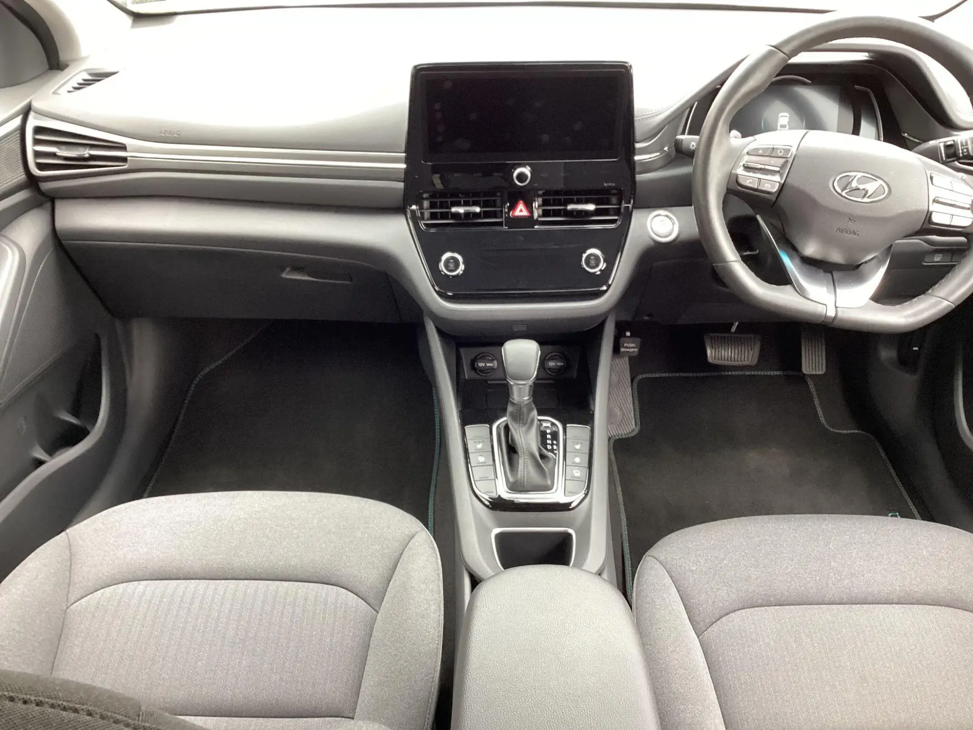 Hyundai IONIQ Hybrid Image 9 Hyundai IONIQ Hybrid Image 9