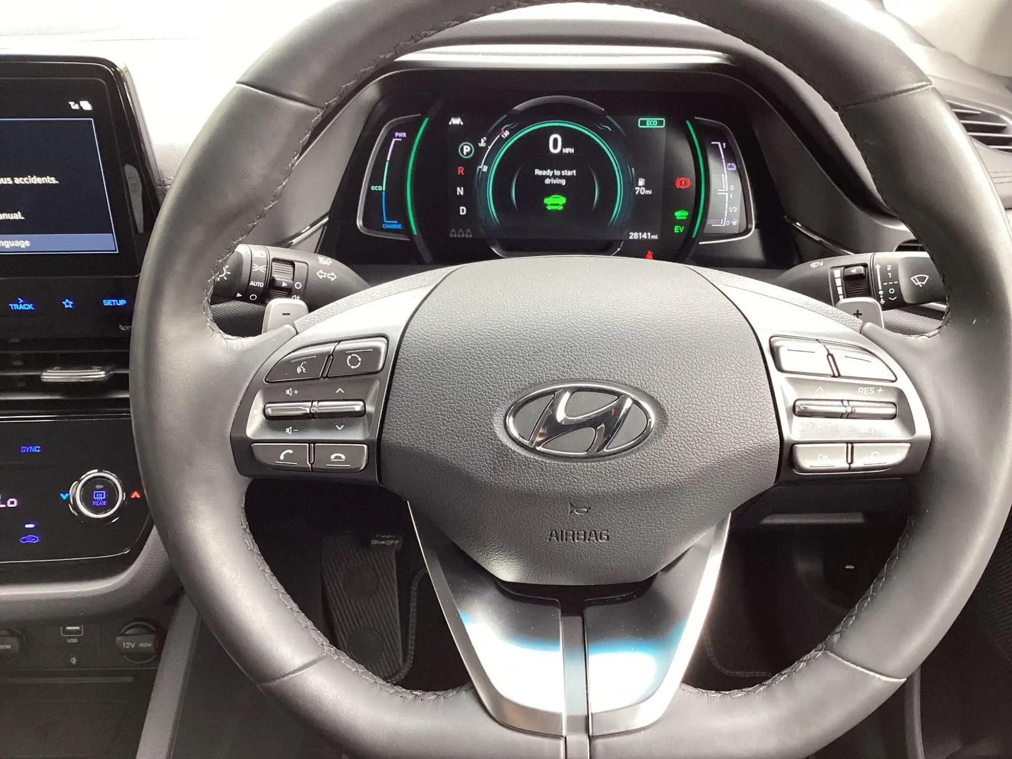 Hyundai IONIQ Hybrid Image 12 Hyundai IONIQ Hybrid Image 12