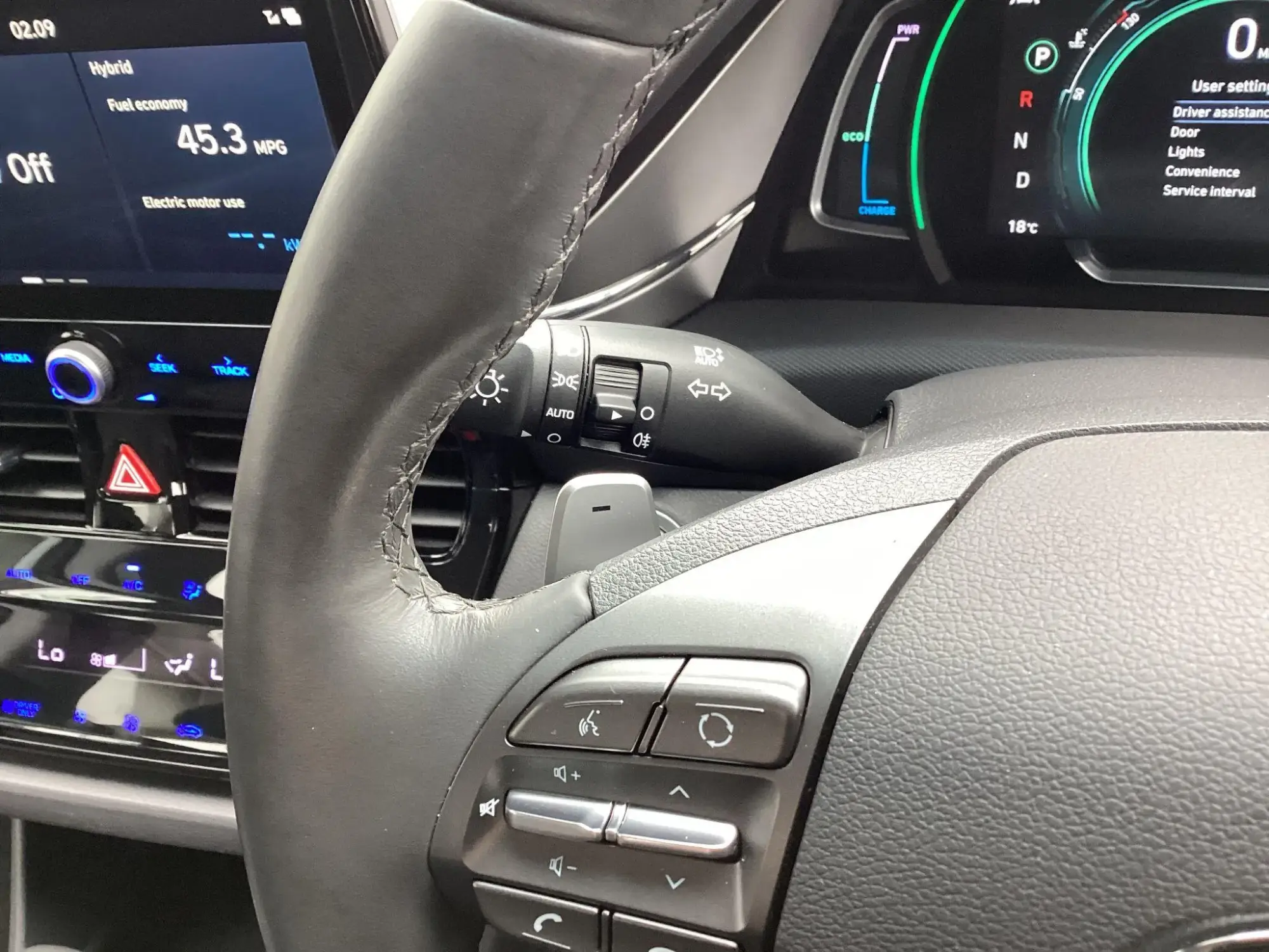 Hyundai IONIQ Hybrid Image 16 Hyundai IONIQ Hybrid Image 16