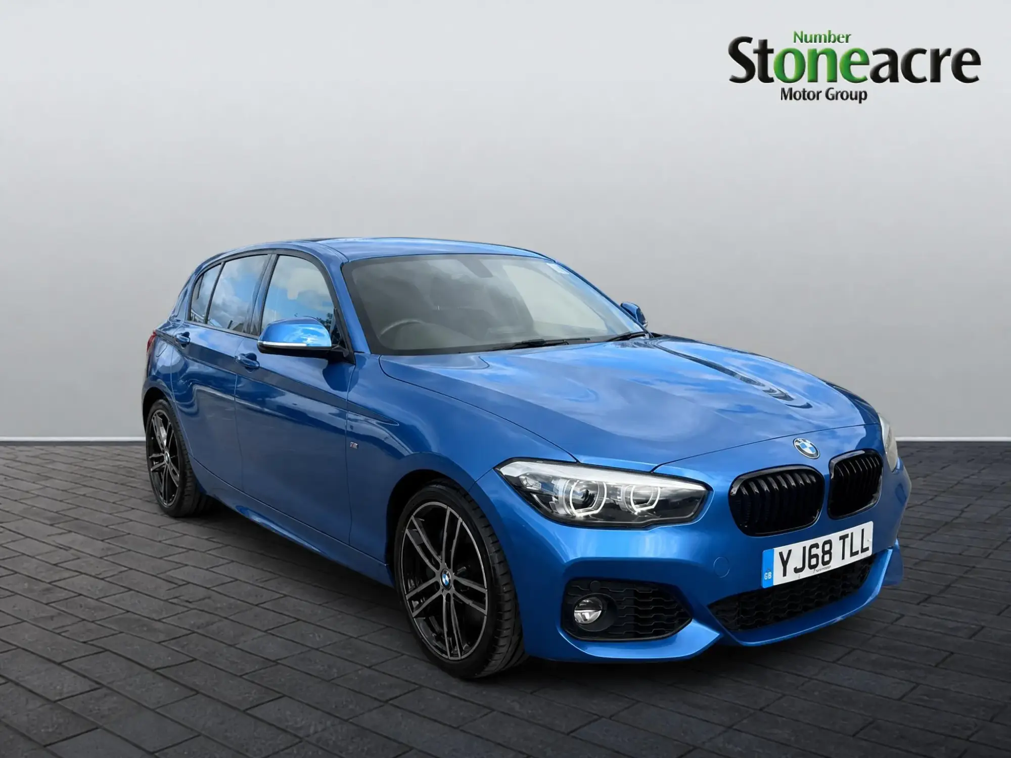 BMW 1 Series 118i M Sport Shadow Edition 5-door YJ68TLL Image 1
