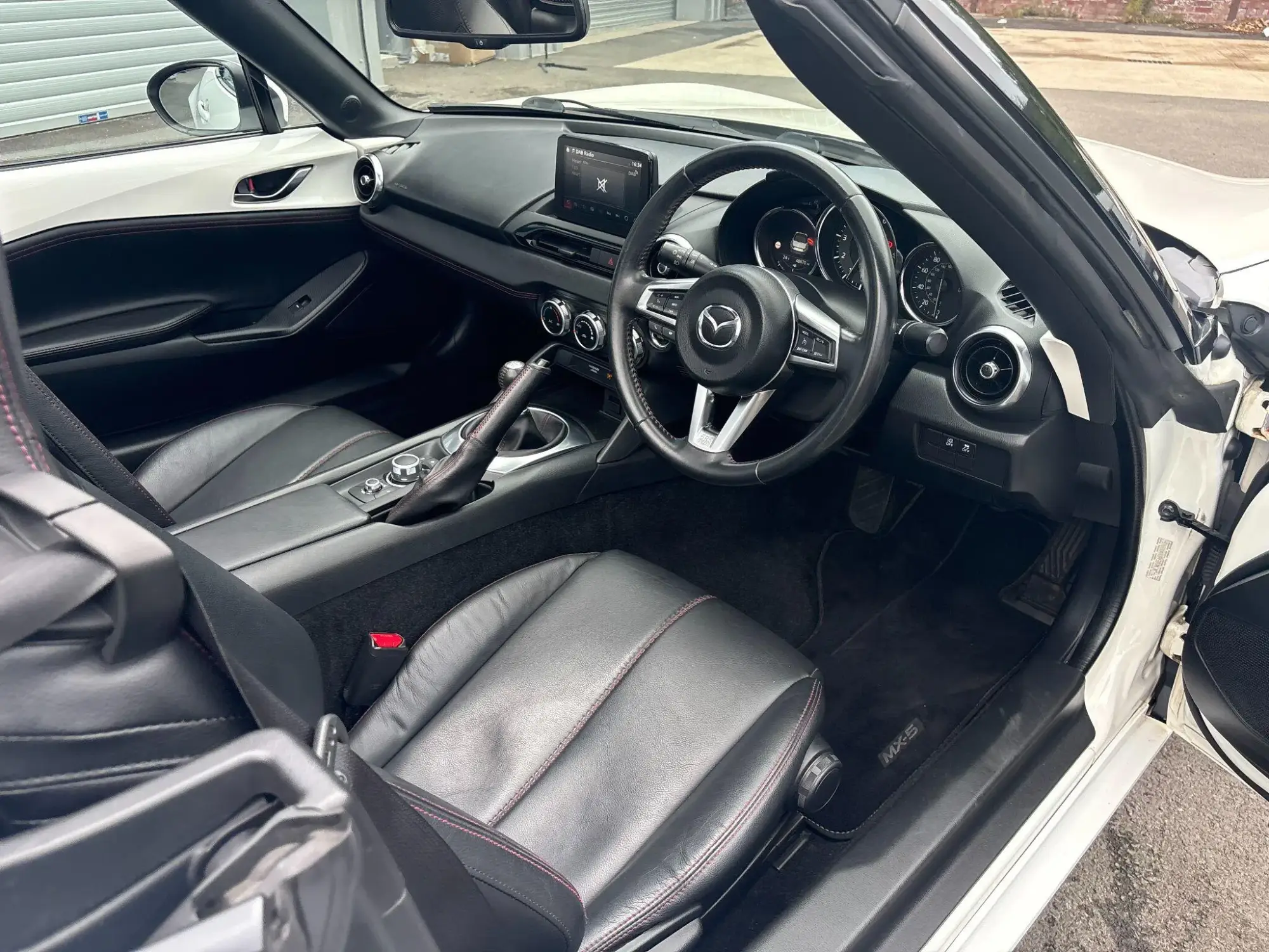 Mazda MX-5 Image 9 Mazda MX-5 Image 9