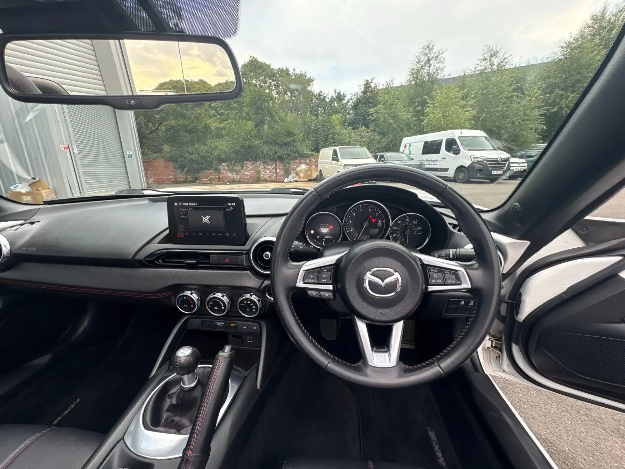 Mazda MX-5 Image 11 Mazda MX-5 Image 11
