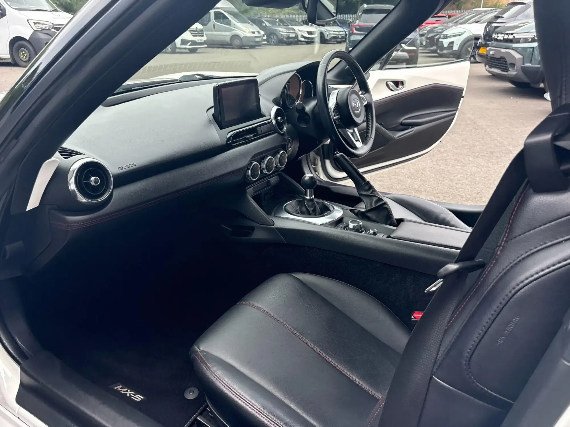 Mazda MX-5 Image 13 Mazda MX-5 Image 13