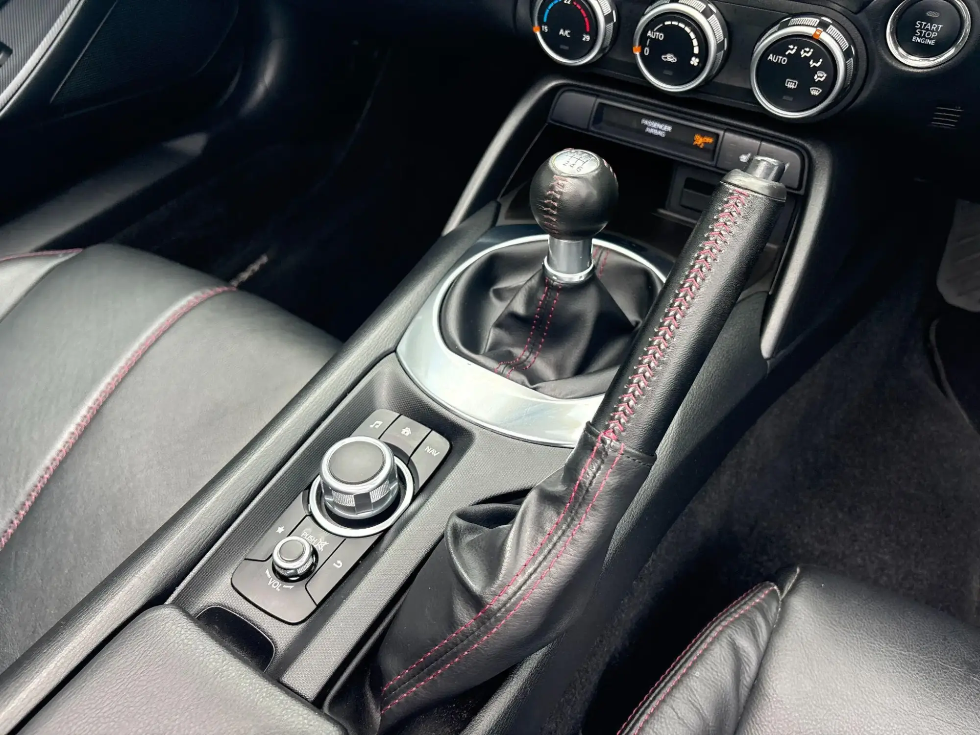 Mazda MX-5 Image 28 Mazda MX-5 Image 28
