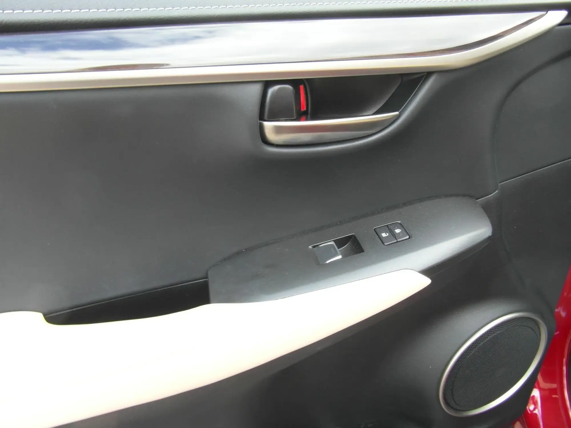 Lexus NX Self-Charging Hybrid Image 23